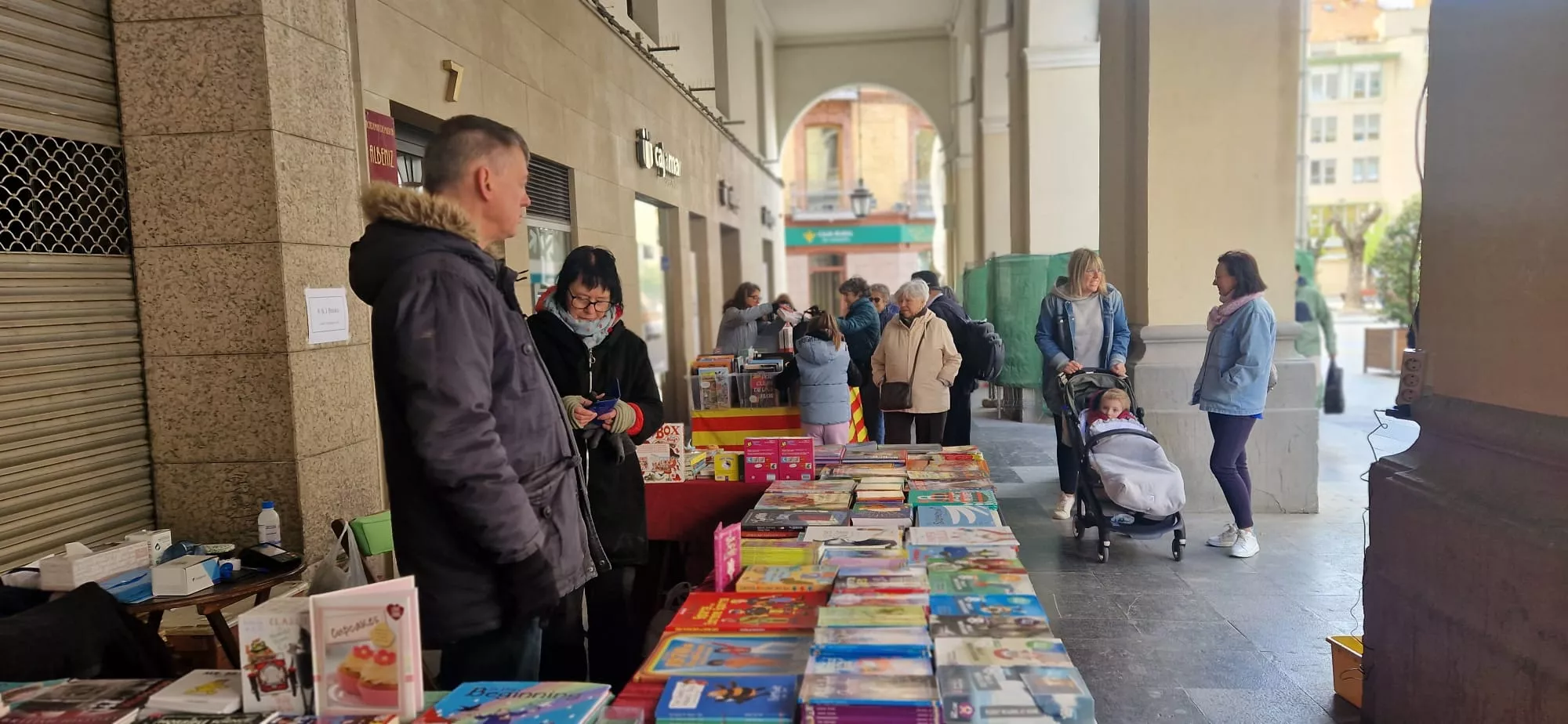 Celebración del Día del Libro en los Porches de Galicia de Huesca. Foto: Myriam Martínez