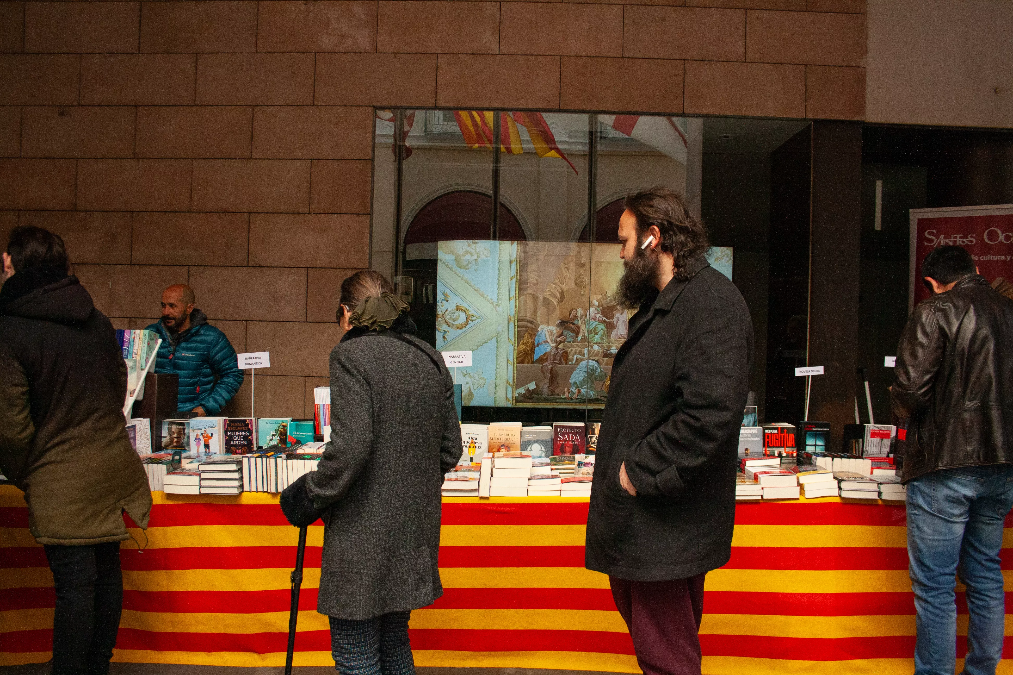 Celebración del Día del Libro en los Porches de Galicia de Huesca. Foto: Meli Armoa