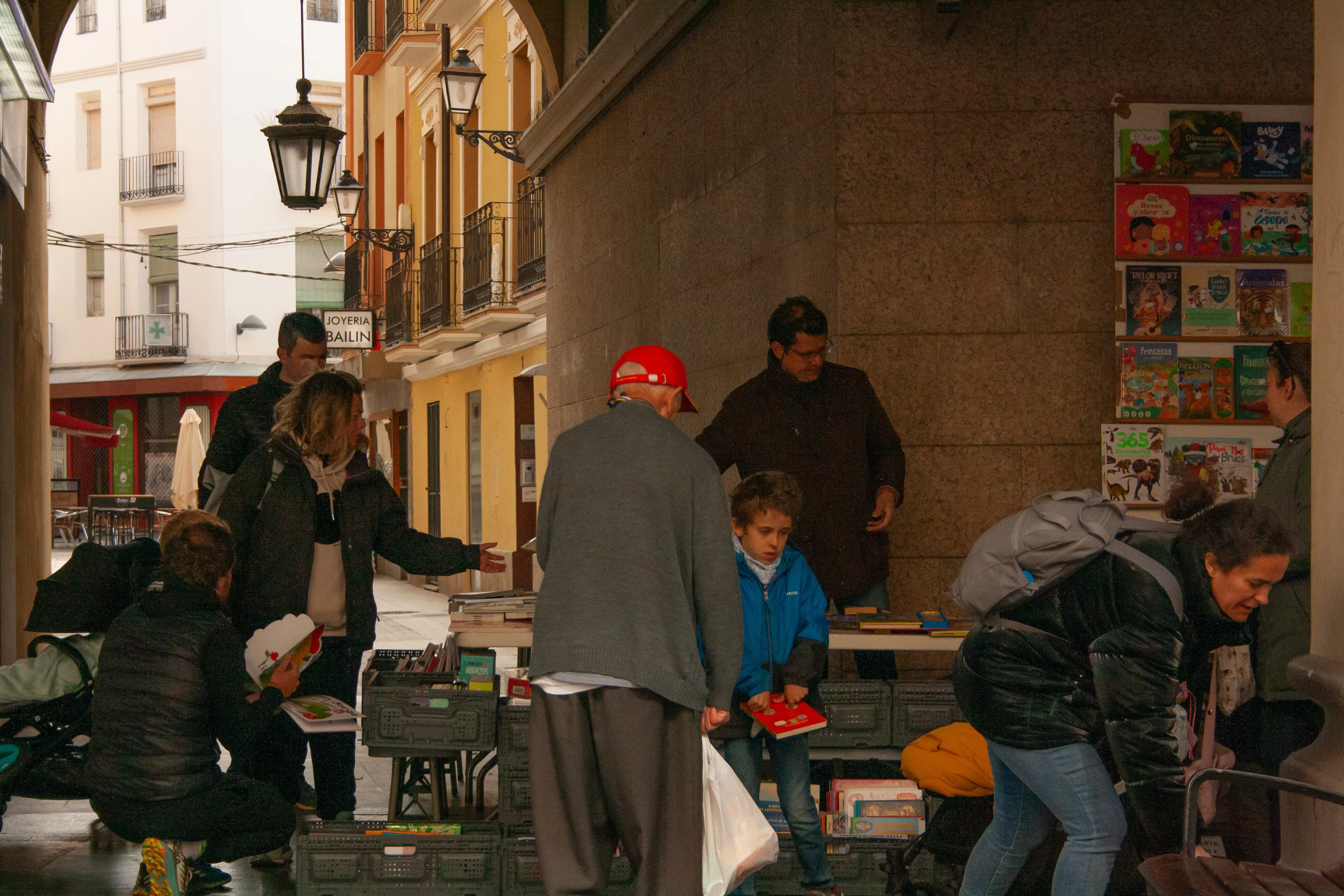 Celebración del Día del Libro en los Porches de Galicia de Huesca. Foto: Meli Armoa