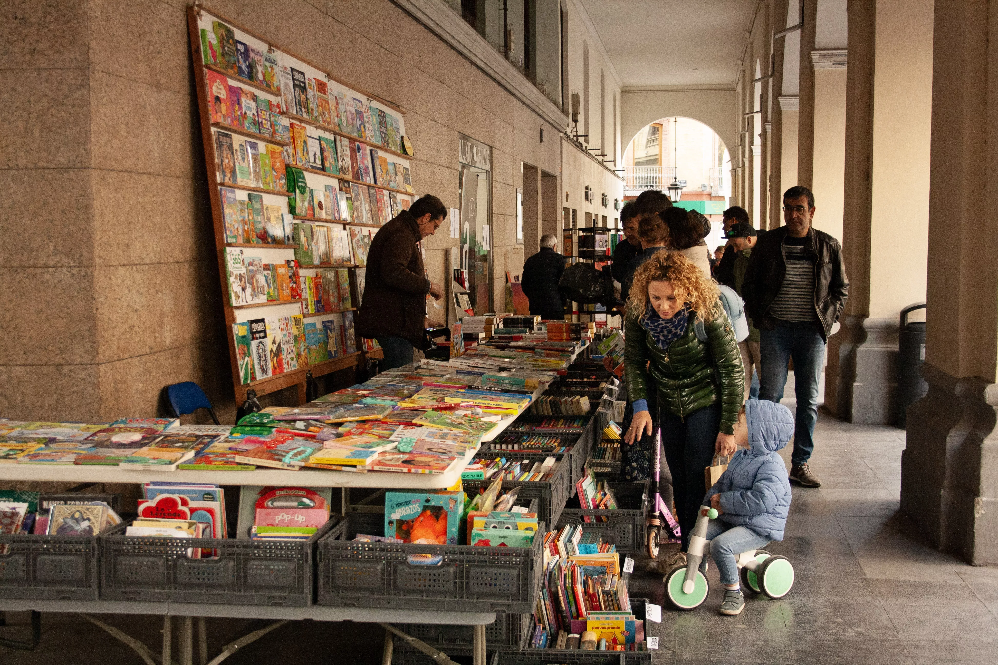 Celebración del Día del Libro en los Porches de Galicia de Huesca. Foto: Meli Armoa