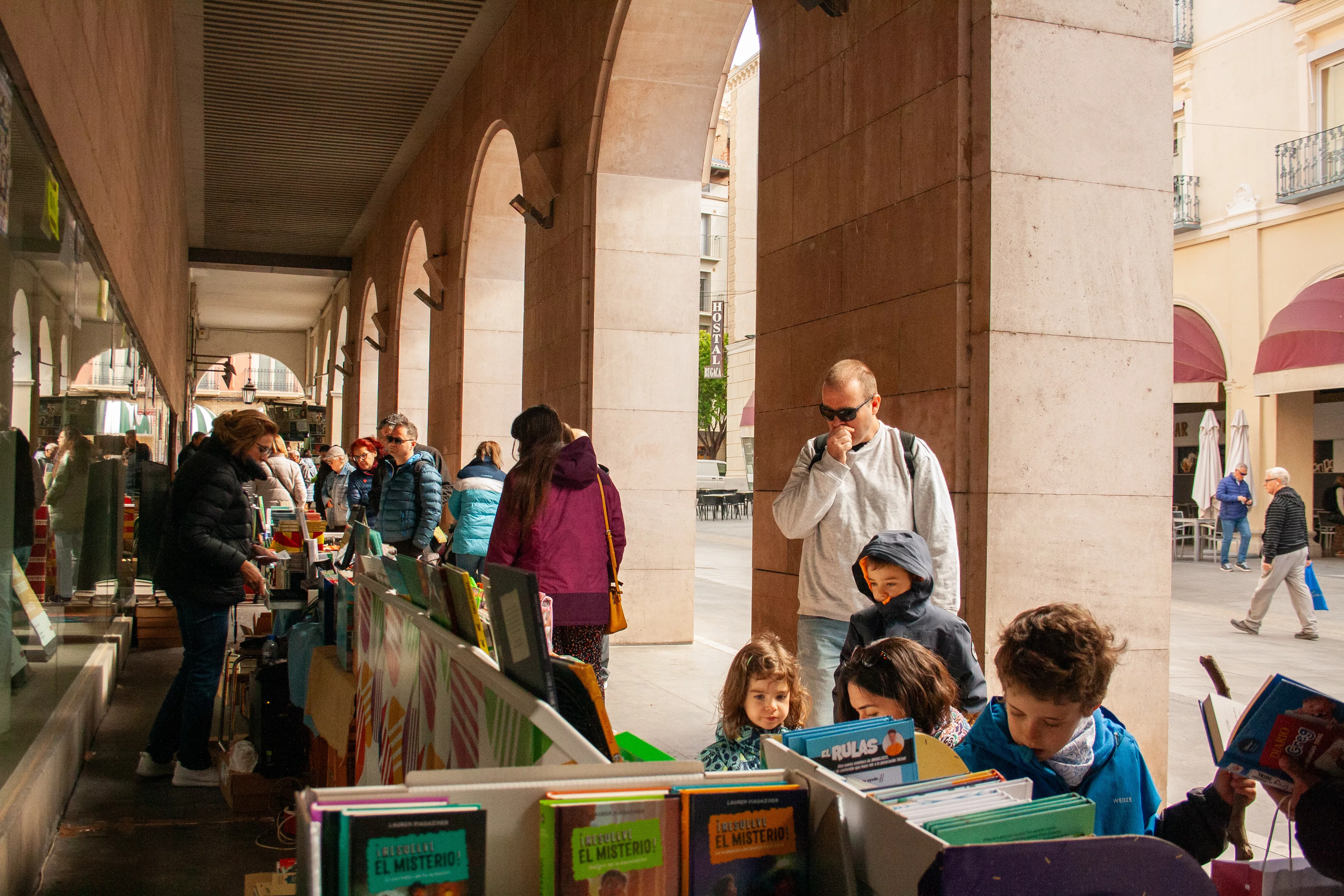 Celebración del Día del Libro en los Porches de Galicia de Huesca. Foto: Meli Armoa