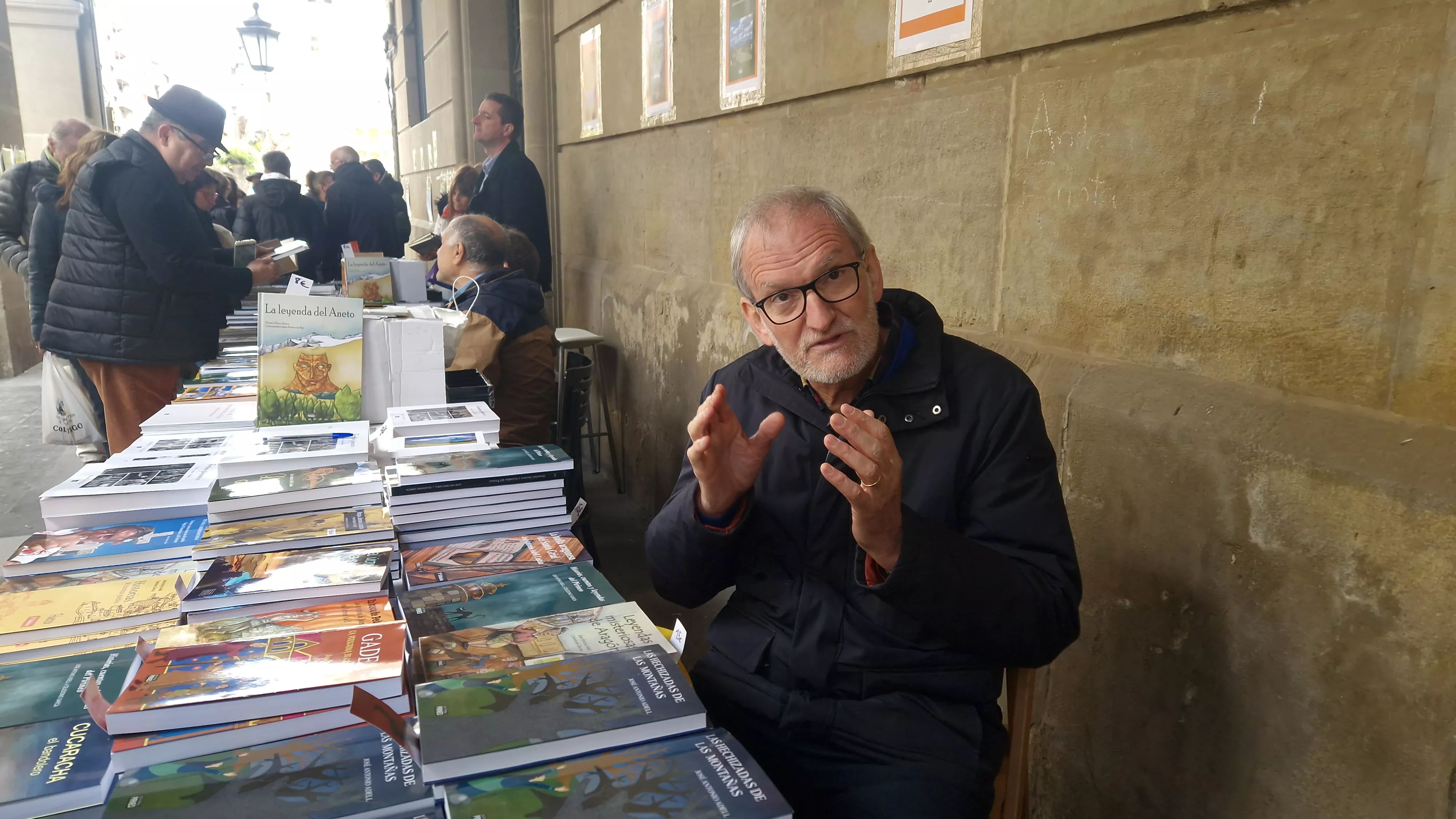 José Antonio Adell. Día del Libro en Huesca. Foto Myriam Martínez