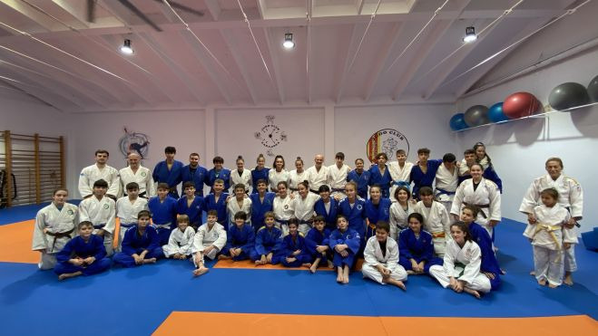 Miembros de los clubes de judo del Ibón de Huesca y de Zaragoza Miembros de los clubes de judo del Ibón de Huesca y de Zaragoza