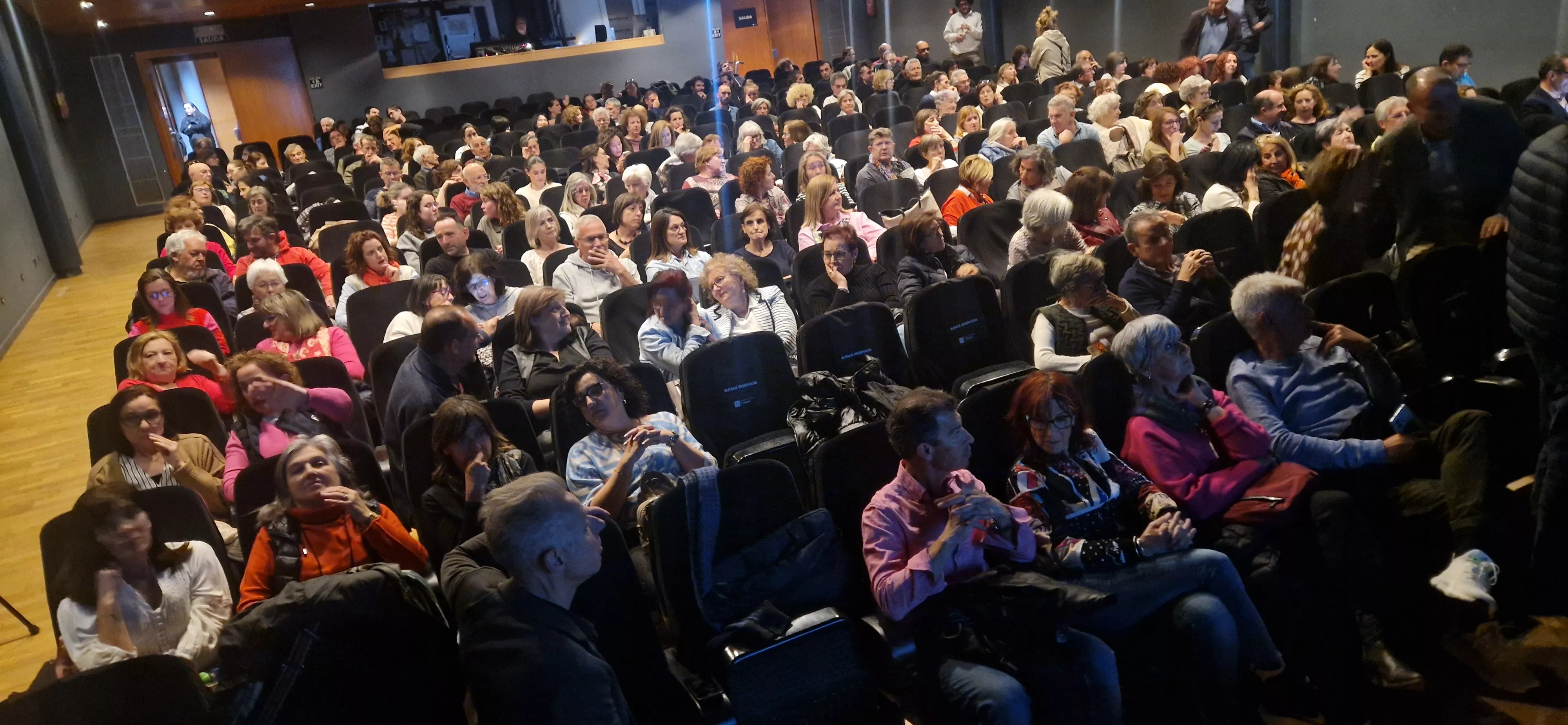 Charla de Javier Olivera, Raúl Usieto "Pécker" y Alberto Gabarre sobre "duelos prohibidos". Foto Myriam Martínez