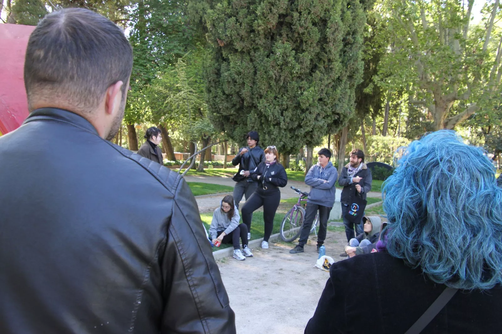 Club de lectura de la Asociación 28 J Huesca a. Foto Carlos Neofato 