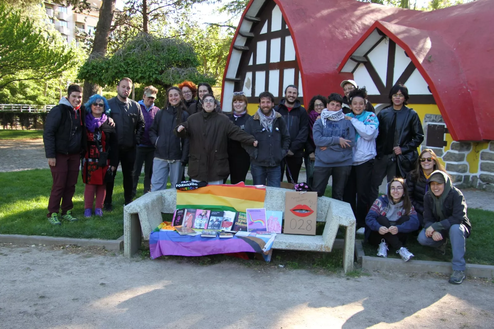 Club de lectura de la Asociación 28 J Huesca a. Foto Carlos Neofato 