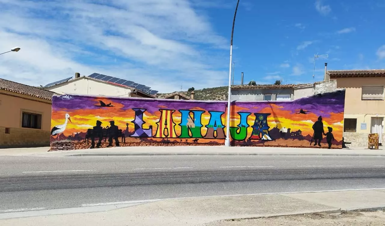 Mural en la avenida de la carretera de Zaragoza a Monzón a su paso por Lanaja