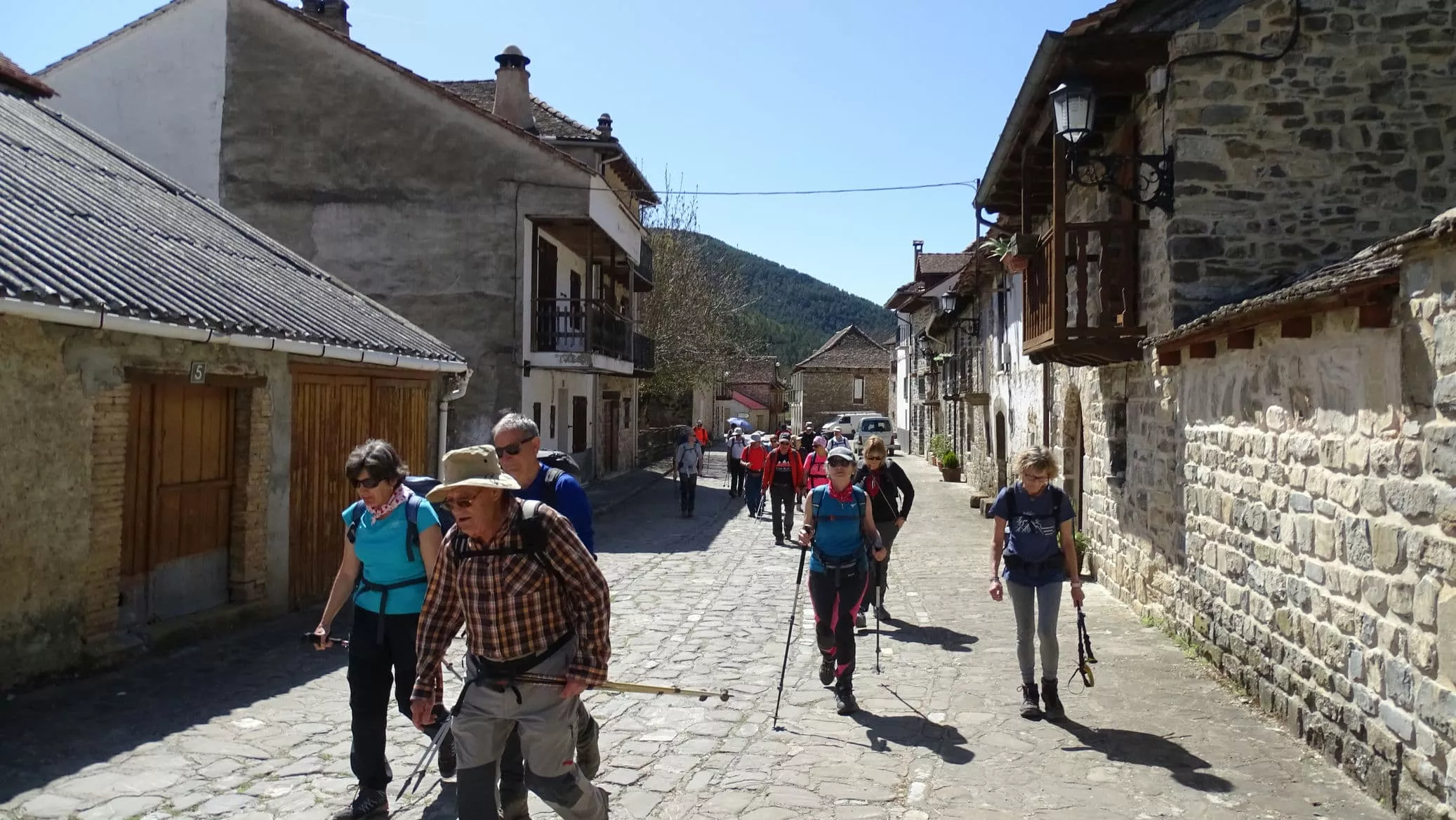 Caminando por Fago. Foto Alfredo Zazo
