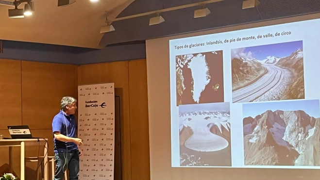 Nacho López Moreno abrió la charla sobre el glaciar de Monte Perdido.