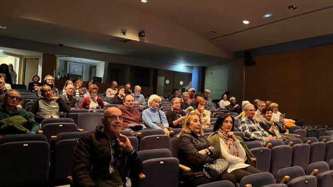 Público asistente a la charla organizada por la Universidad Menéndez Pelayo. Público asistente a la charla organizada por la Universidad Menéndez Pelayo.