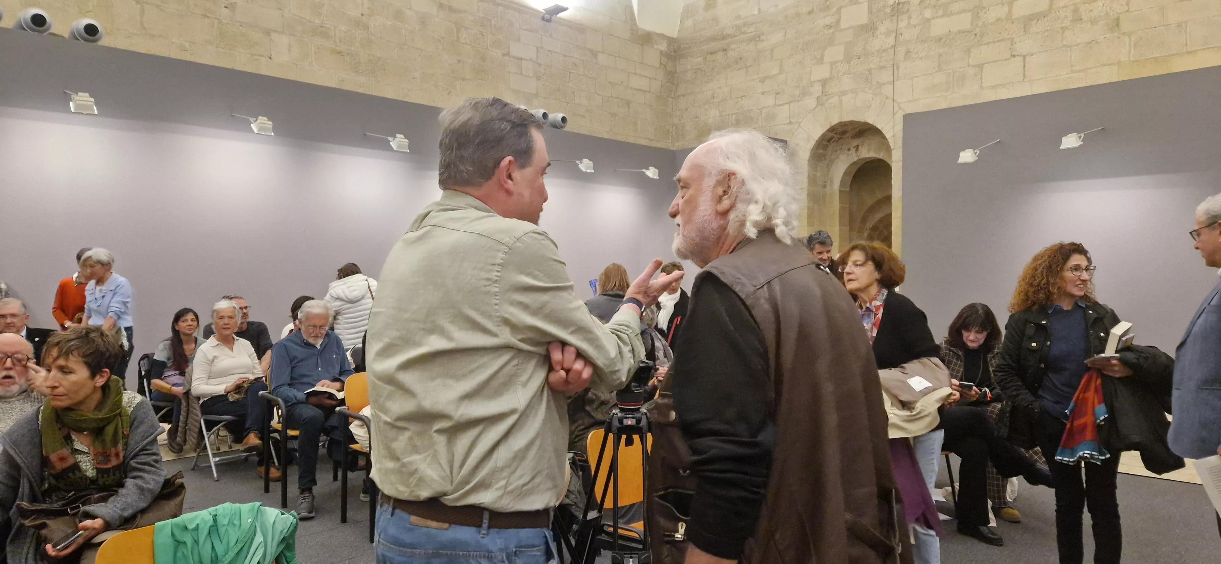 Juan Mainer presenta su libro Del elitismo a la masificación. Foto Myriam Martínez 