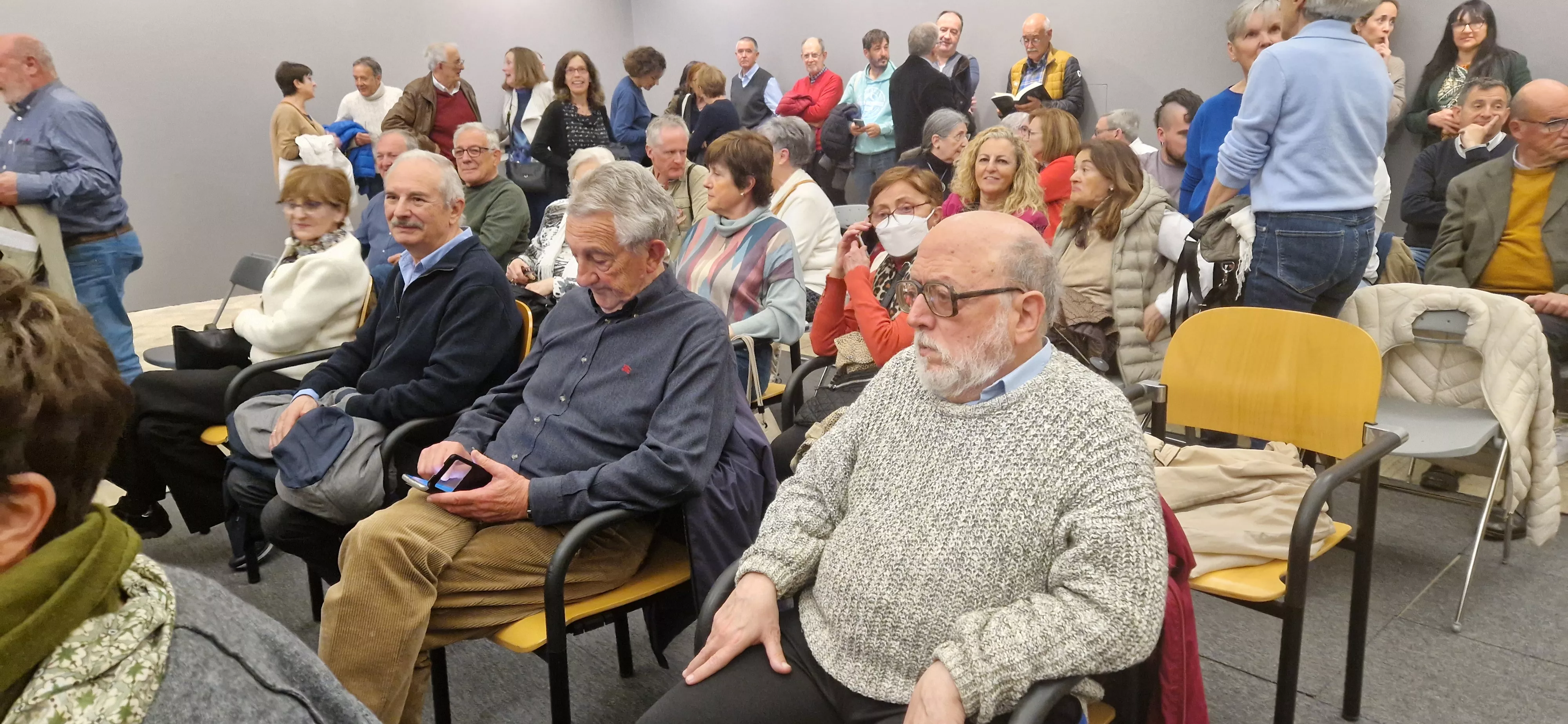 Juan Mainer presenta su libro Del elitismo a la masificación. Foto Myriam Martínez 