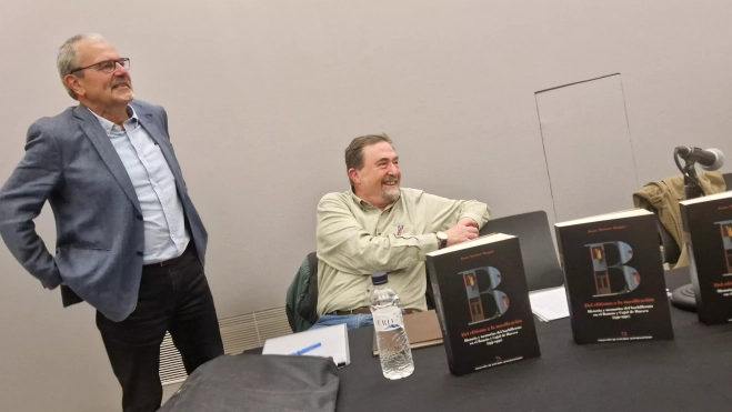 Juan Mainer presenta su libro Del elitismo a la masificación. Foto Myriam Martínez (14) Juan Mainer presenta su libro Del elitismo a la masificación. Foto Myriam Martínez (14)