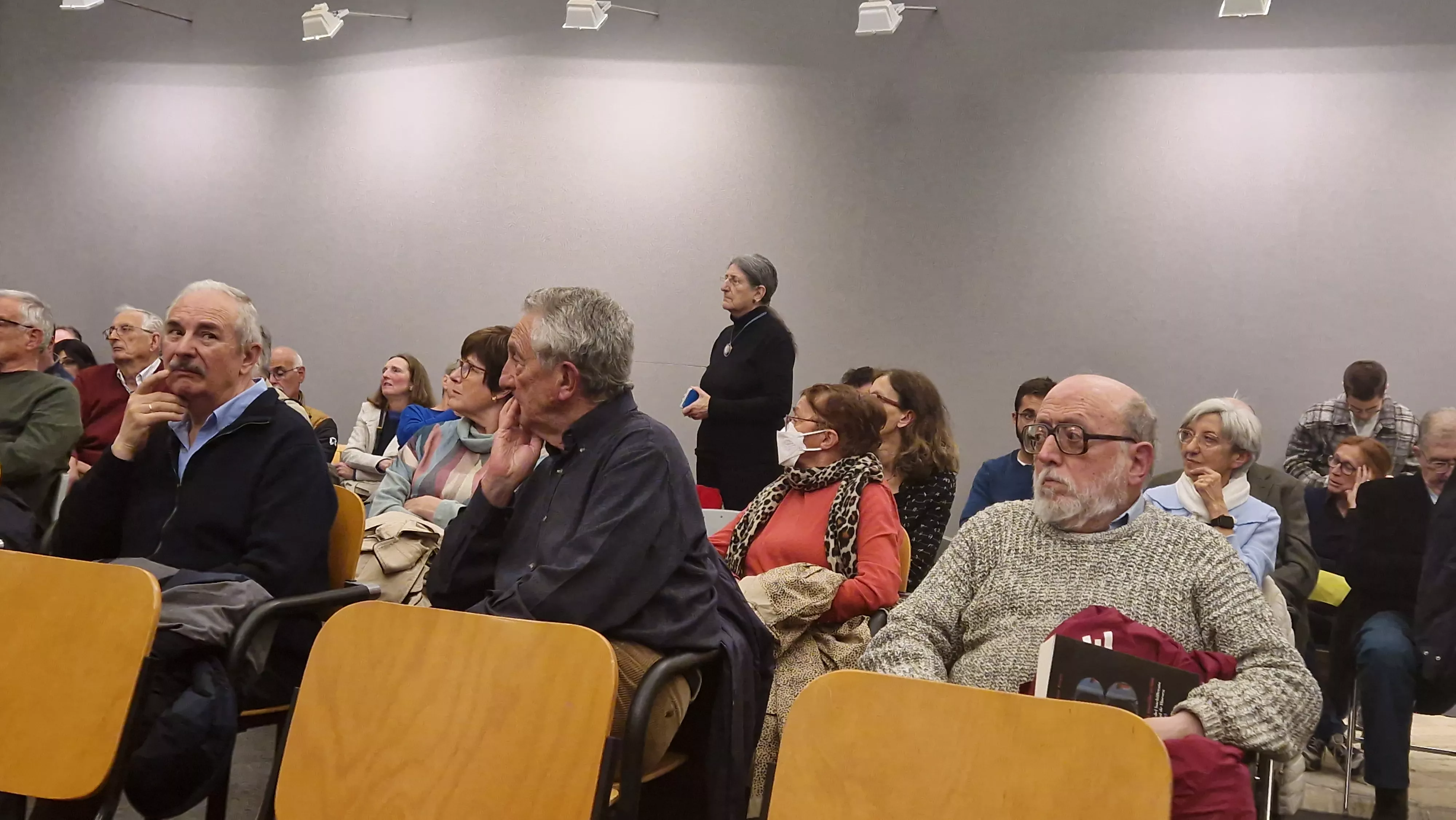 Juan Mainer presenta su libro Del elitismo a la masificación. Foto Myriam Martínez 