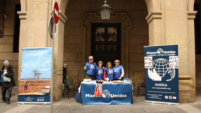 Manos Unidas este viernes en los Porches de Galicia. Manos Unidas este viernes en los Porches de Galicia.