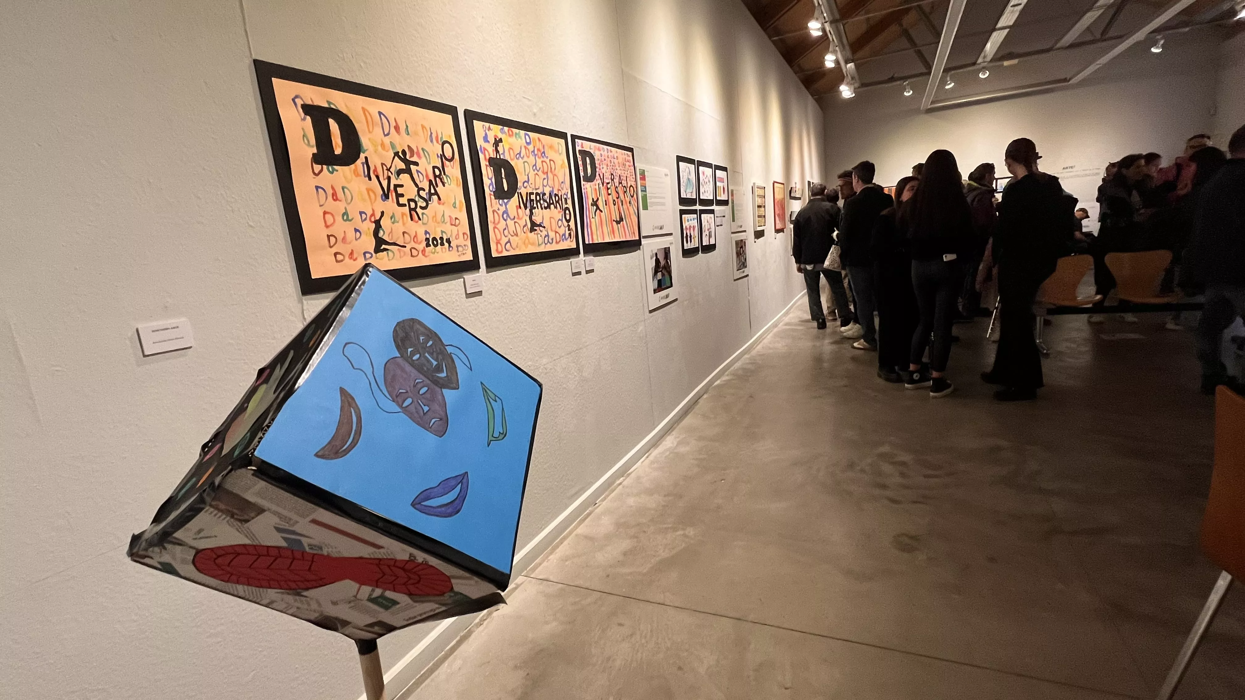 Inauguración de la exposición de las obras presentadas a Diversario 2024. Foto Mercedes Manterola