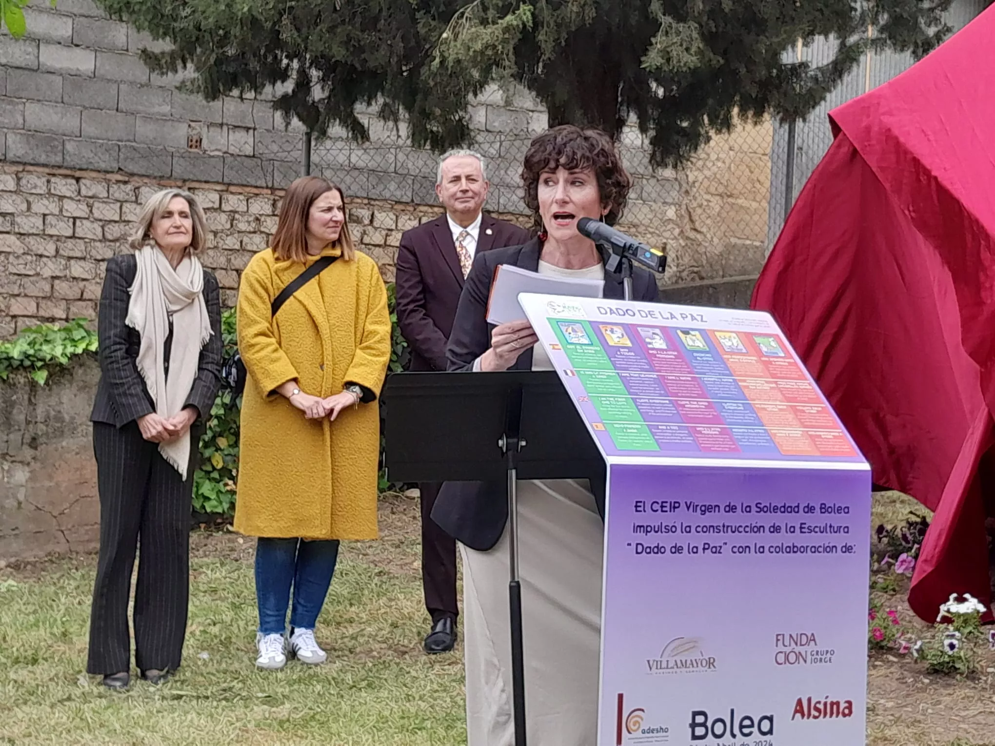 Inauguración del "Dado de la paz" en Bolea del Colegio Virgen de la Soledad.