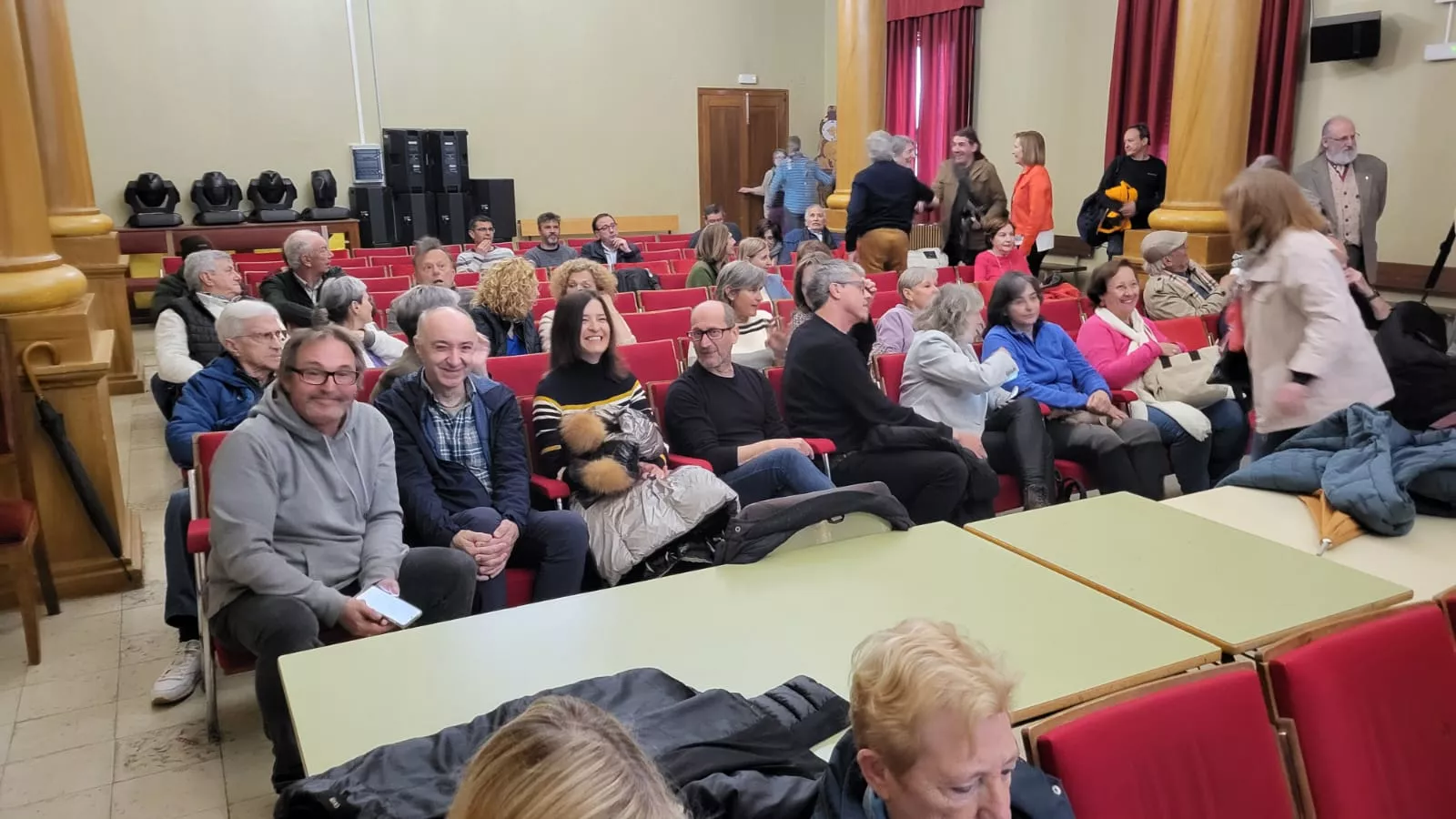 Inauguración del salón de actos del Ramón y Cajal como Ángela Martín Casabiel