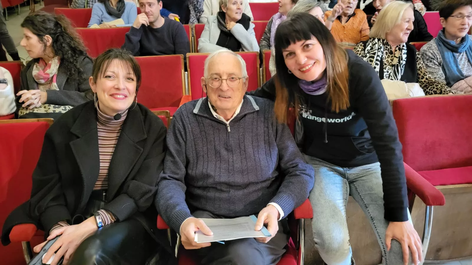 Inauguración del salón de actos del Ramón y Cajal como Ángela Martín Casabiel