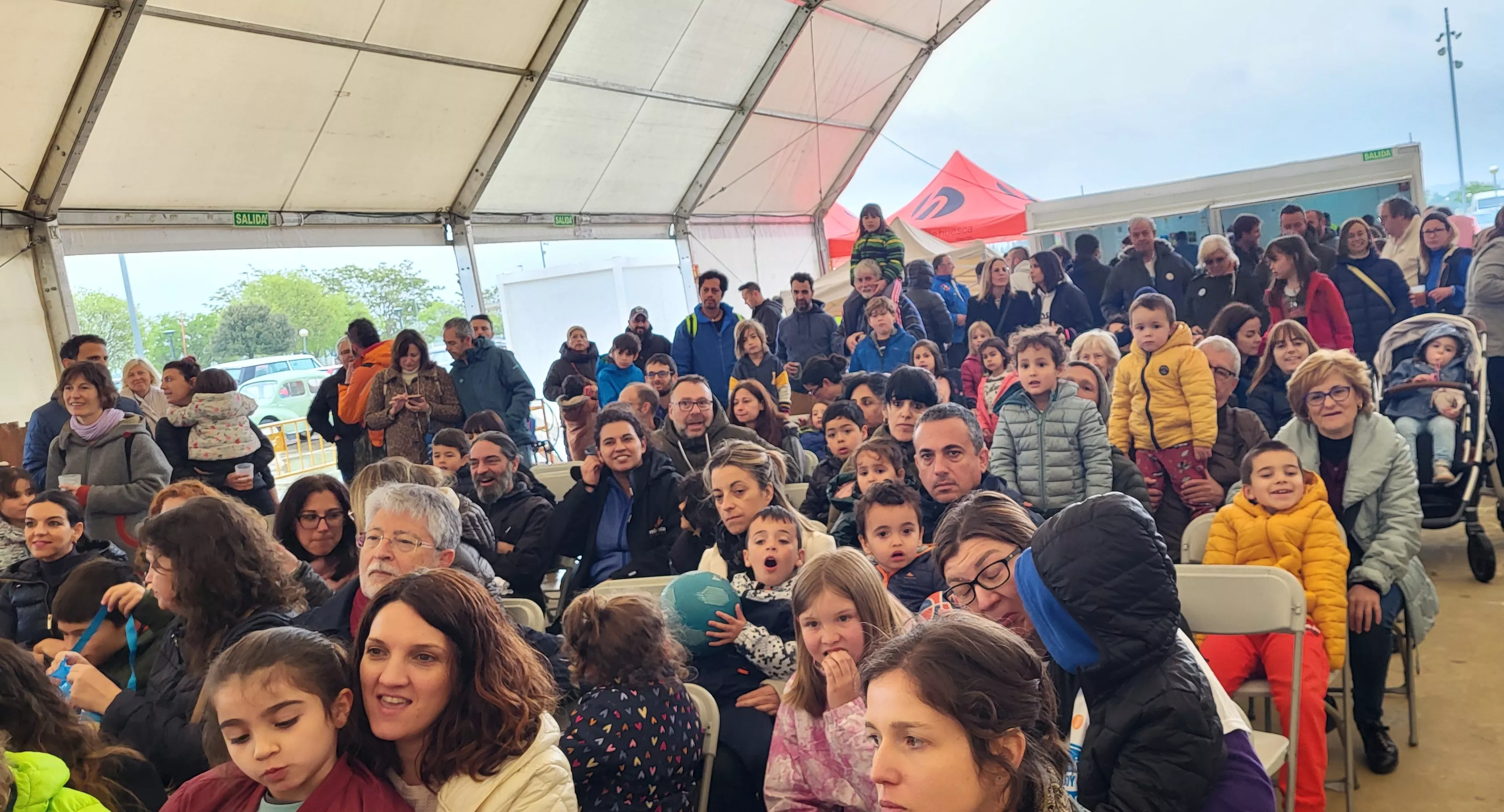 Premarcha Aspace 2024 en el Palacio de Congresos de Huesca. Foto Mercedes Manterola