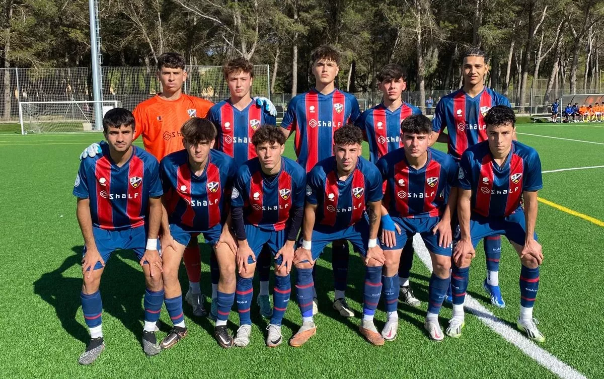 Once del Huesca DHJ contra el Badalona.