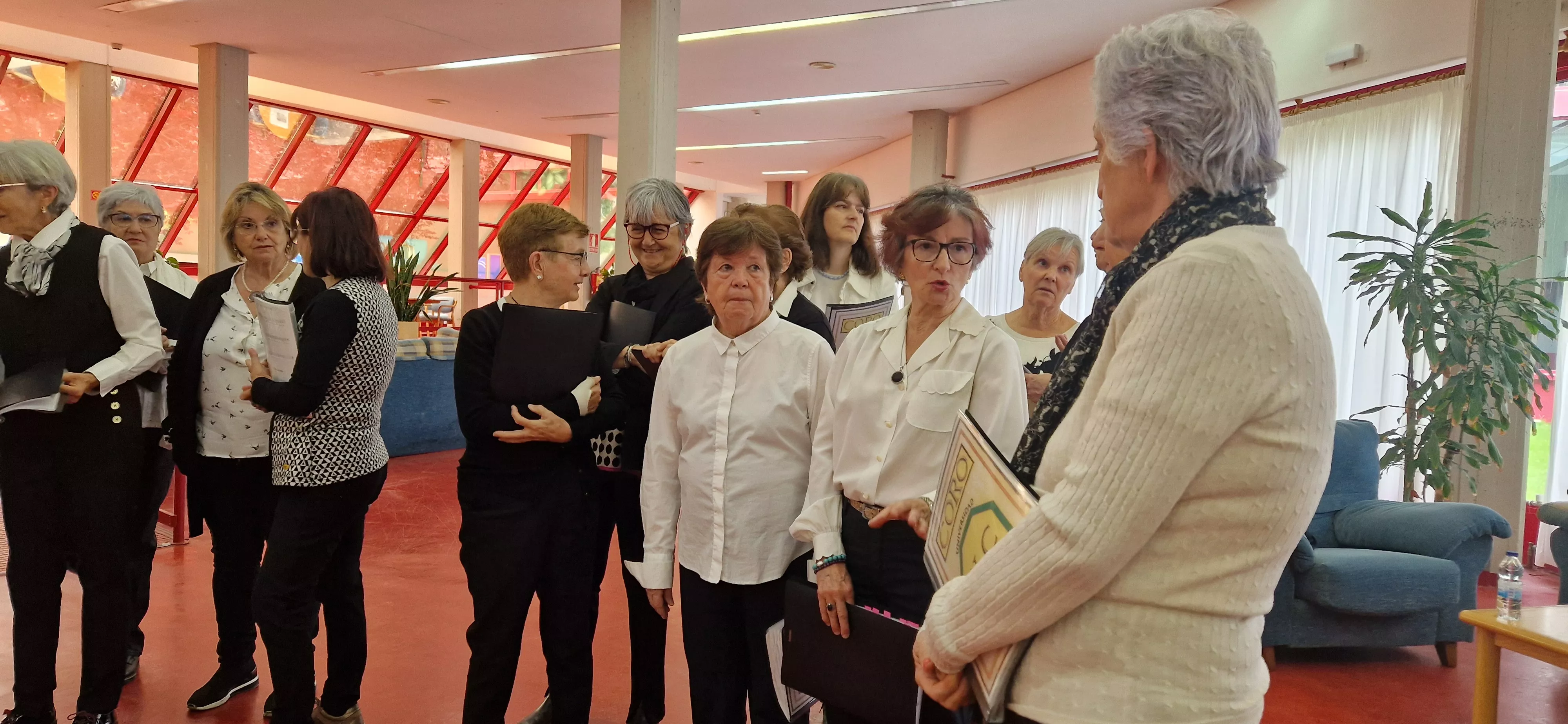 El Coro de la Universidad Ciudadana en la Residencia Ciudad de Huesca. Foto Myriam Martínez