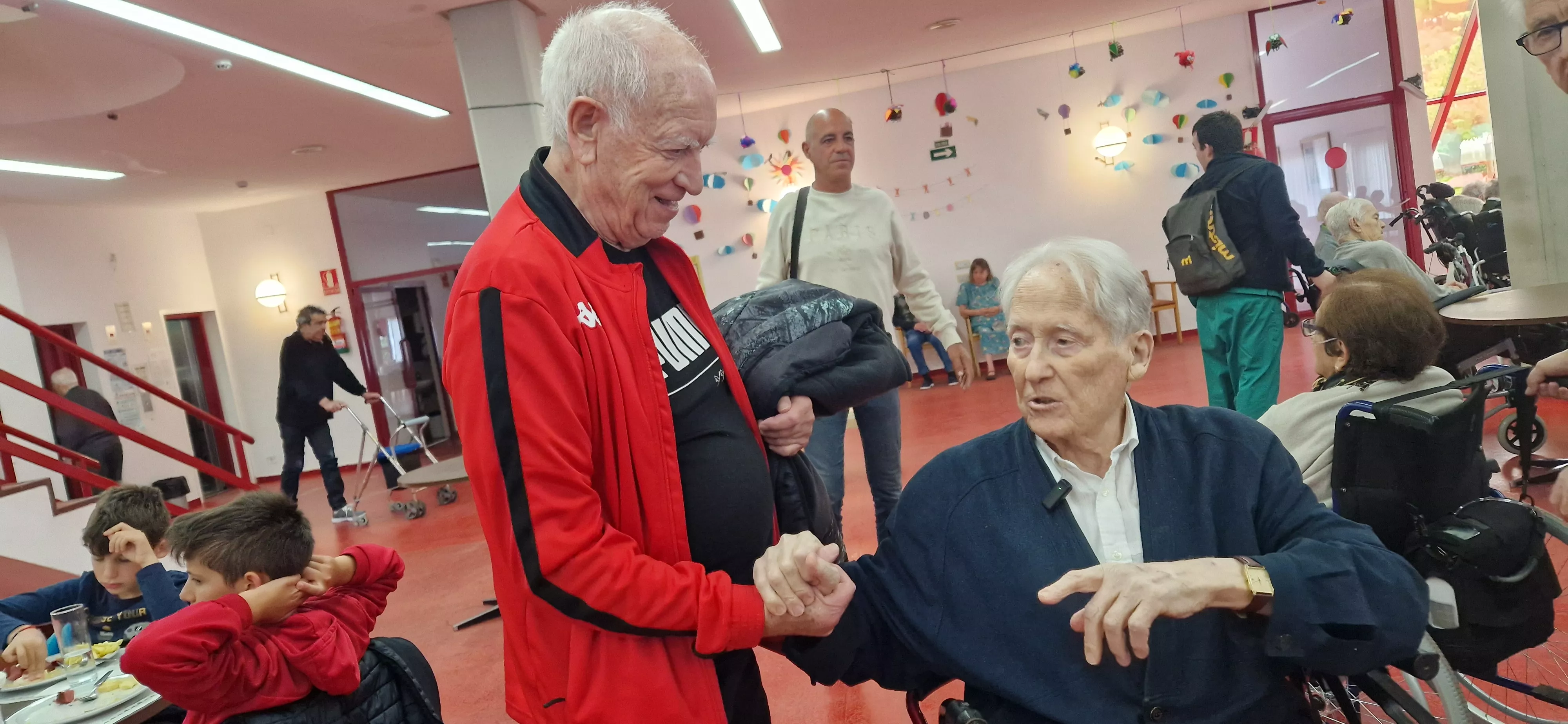 El Coro de la Universidad Ciudadana en la Residencia Ciudad de Huesca. Foto Myriam Martínez