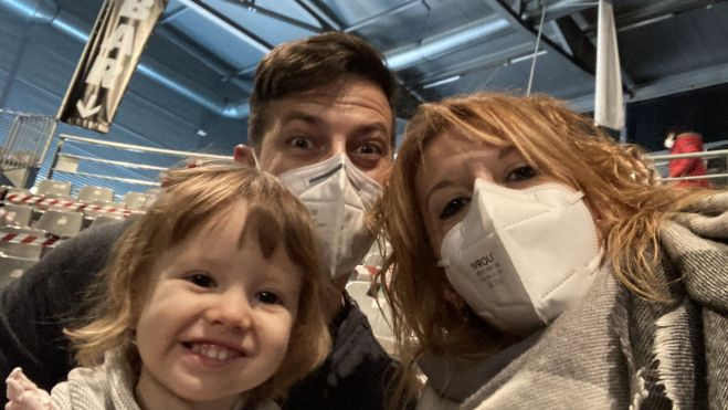 Leire con sus padres