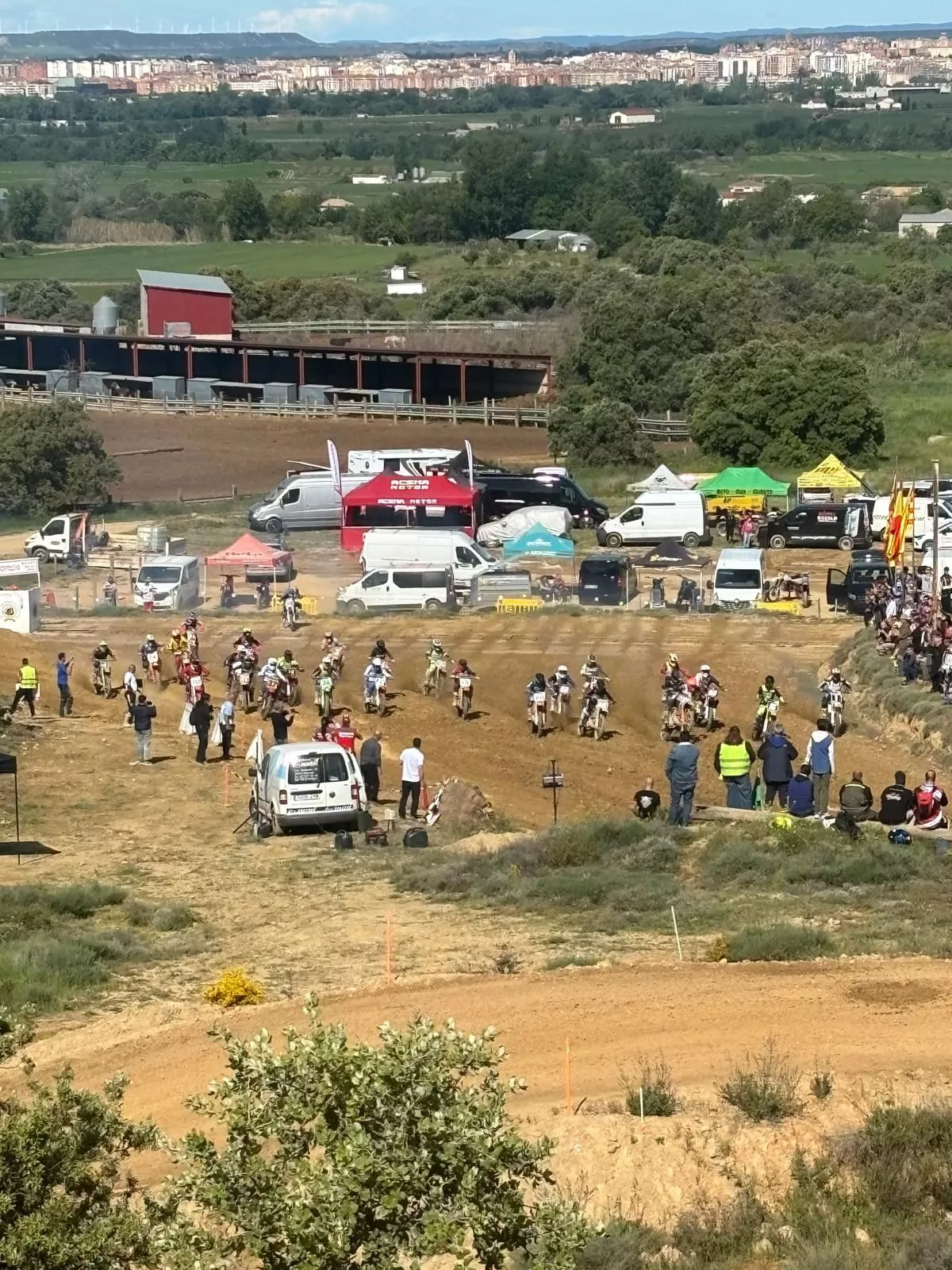 Vista panorámica de la Copa de España de motocross en Tierz