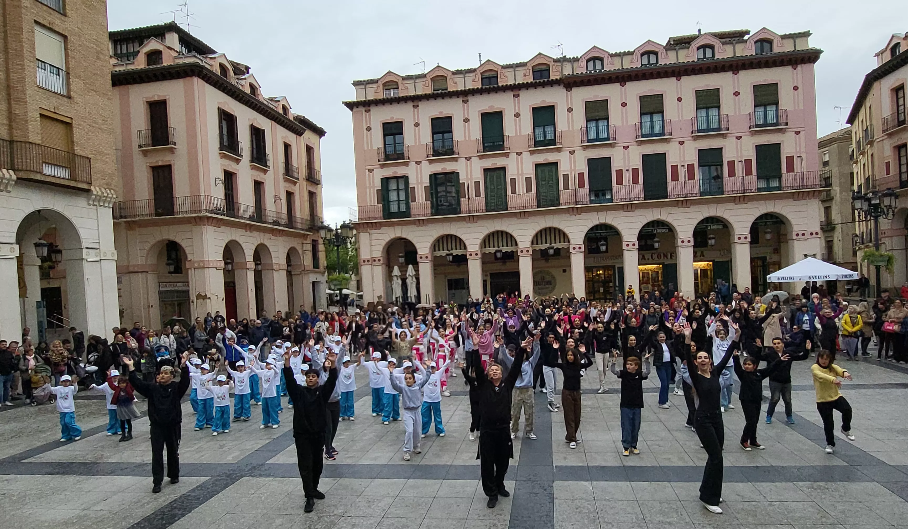 Celebración del Día Internacional de la Danza en Huesca. Foto Mercedes Manterola