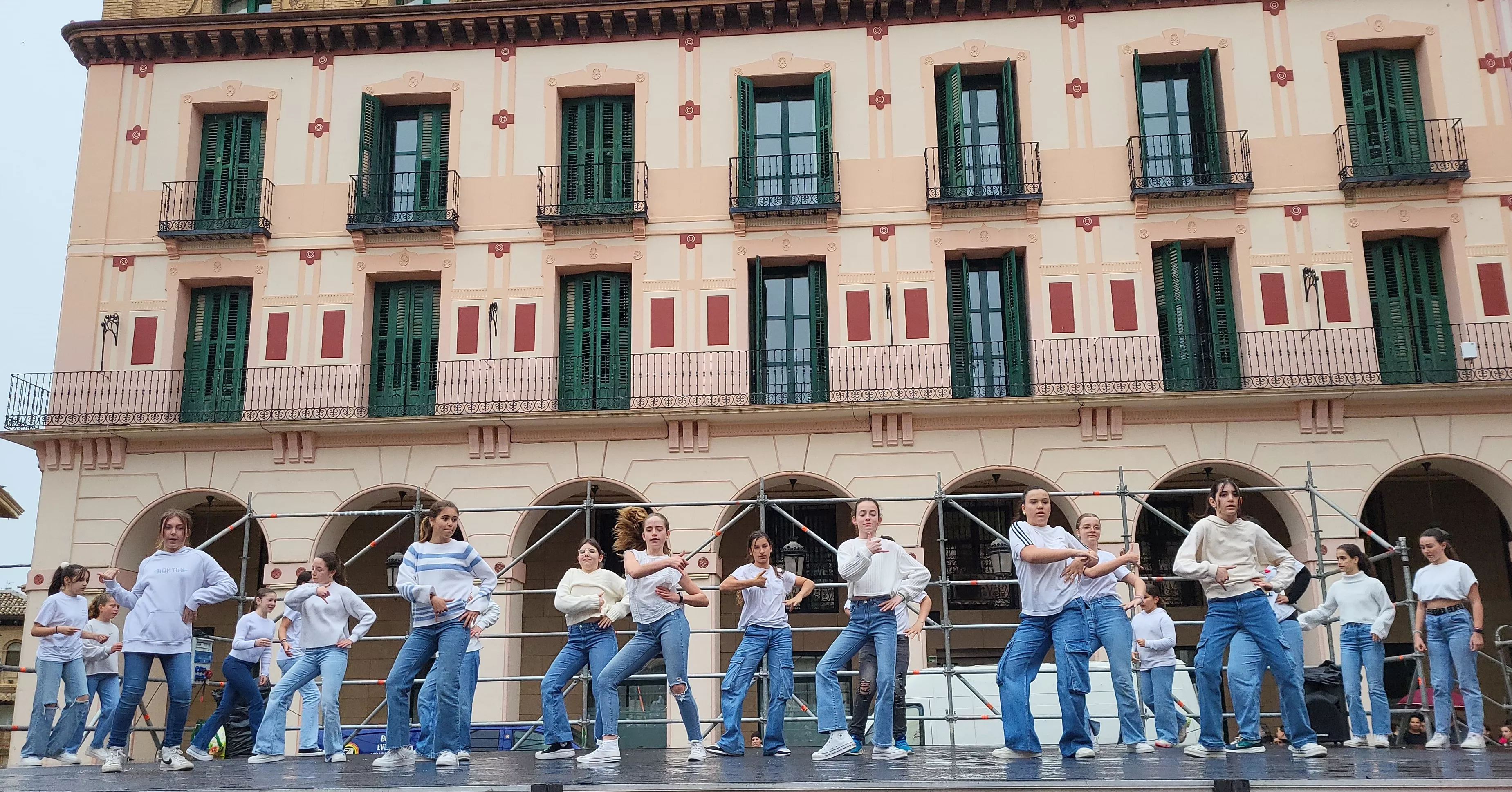 Celebración del Día Internacional de la Danza en Huesca. Foto Mercedes Manterola