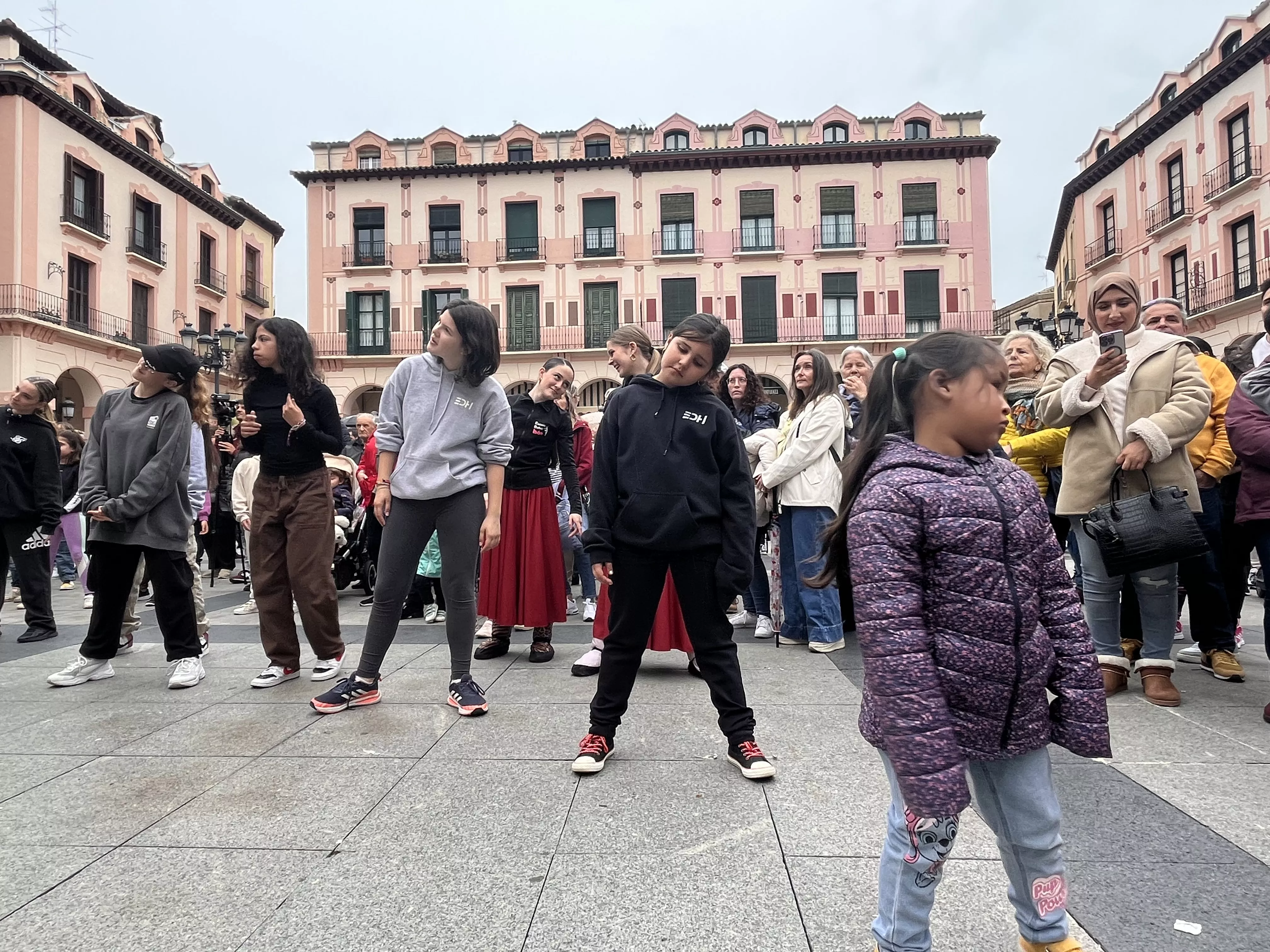 Celebración del Día Internacional de la Danza en Huesca. Foto Mercedes Manterola