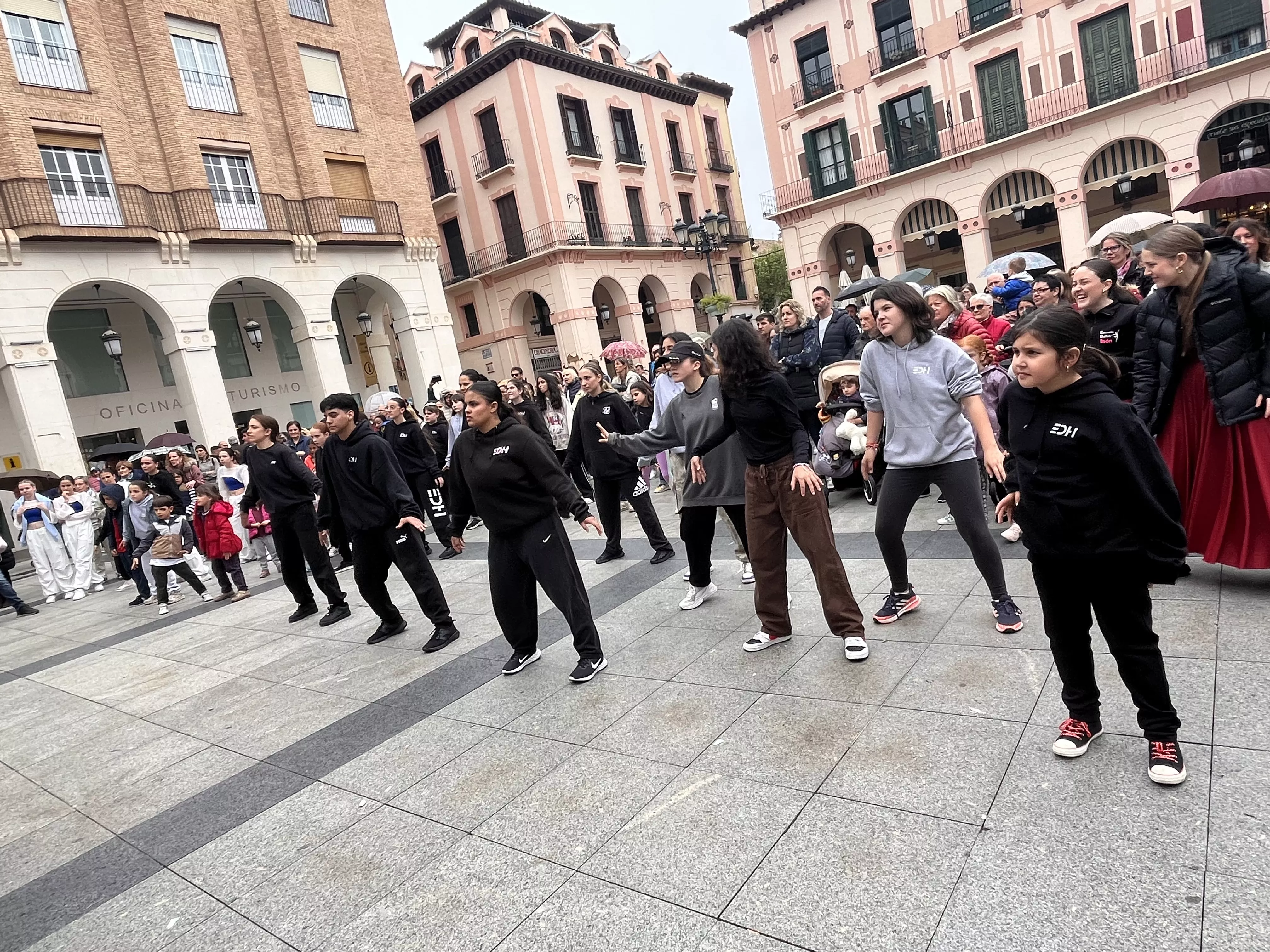 Celebración del Día Internacional de la Danza en Huesca. Foto Mercedes Manterola