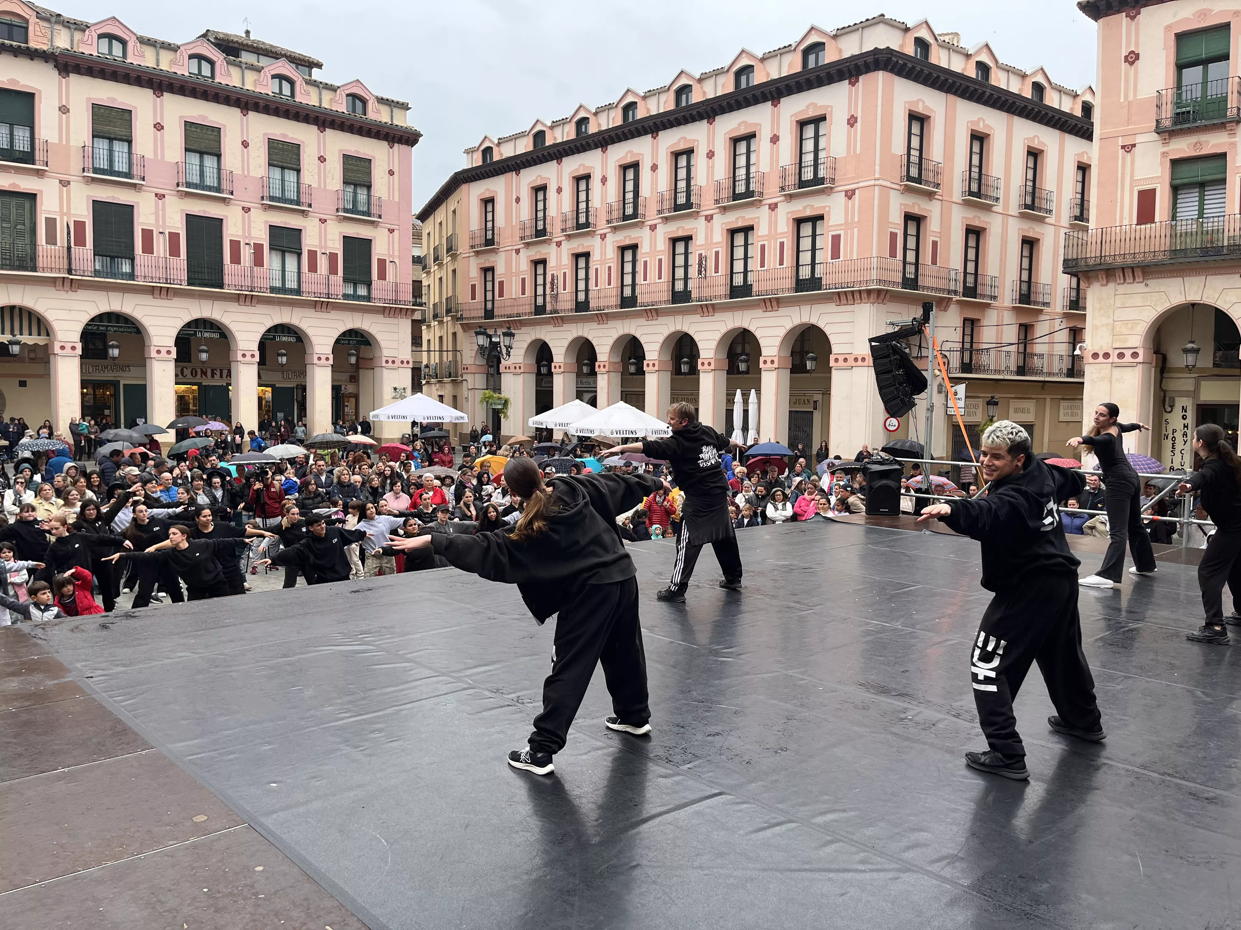 Celebración del Día Internacional de la Danza en Huesca. Foto Mercedes Manterola