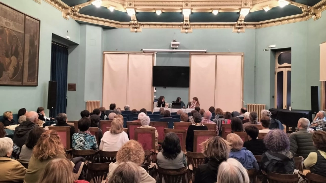 Charla de Consuelo García Cid. Charla de Consuelo García Cid.