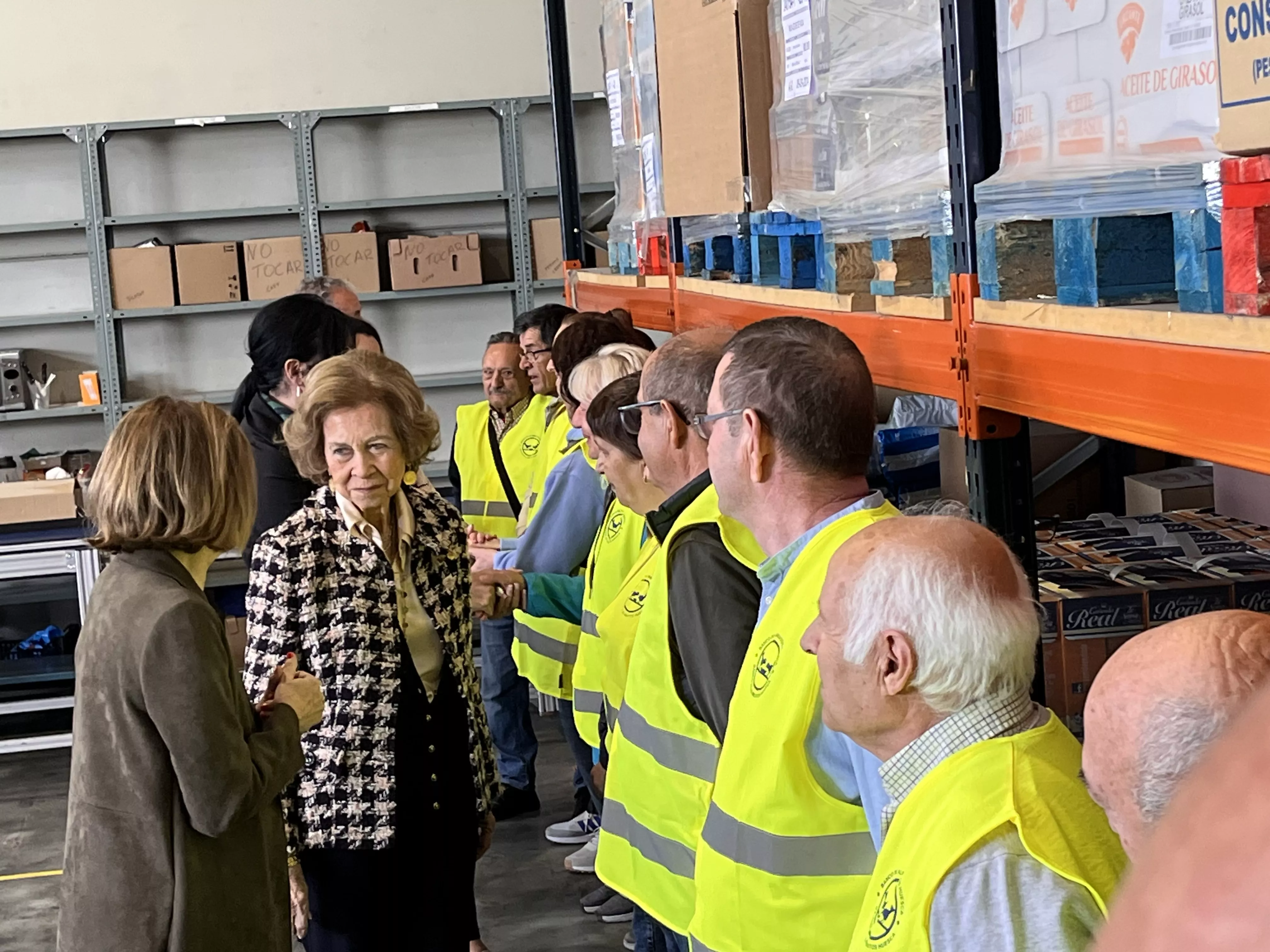Visita de la Reina Sofía al Banco de Alimentos de Huesca. Foto Mercedes Manterola