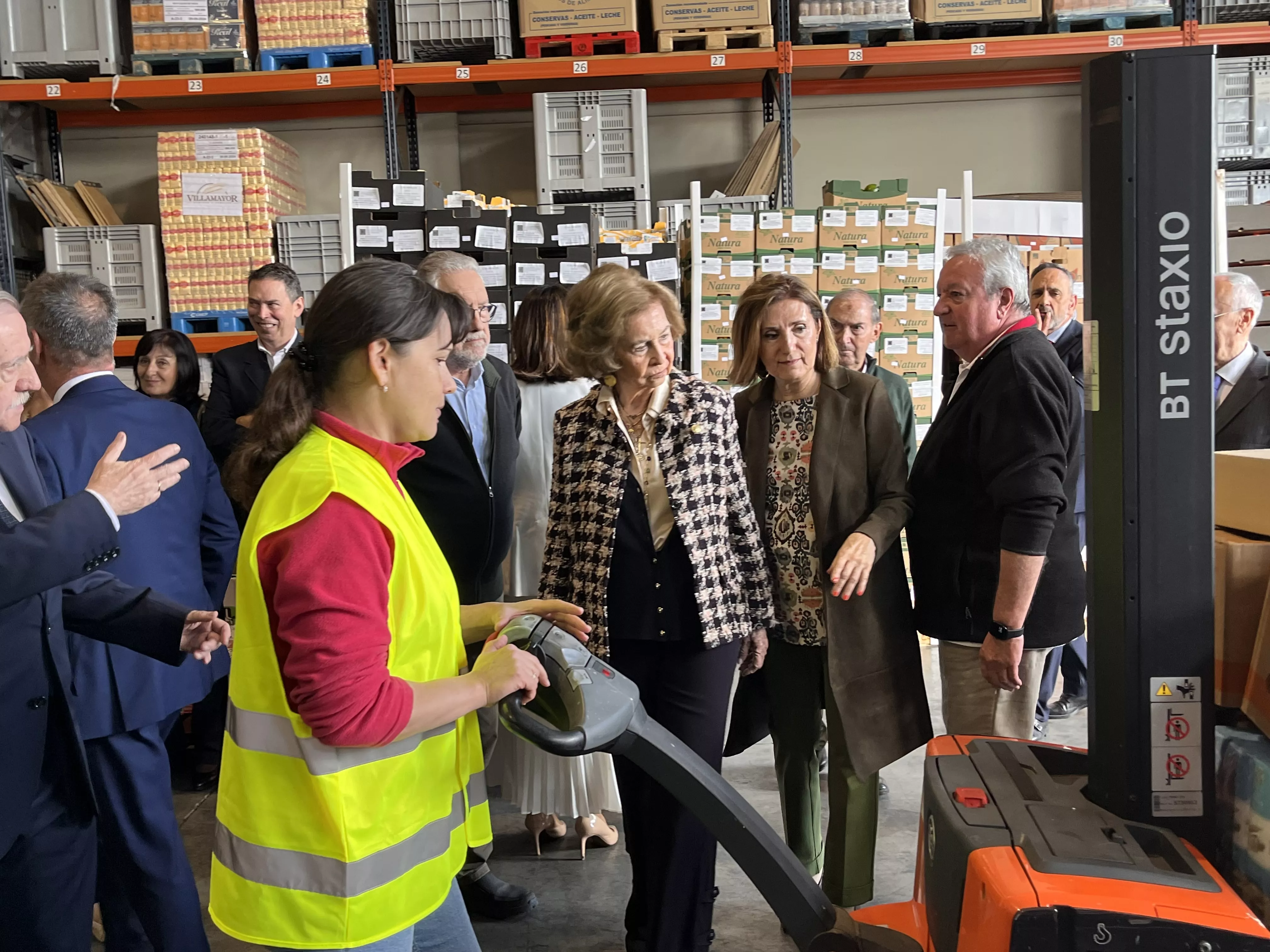 Visita de la Reina Sofía al Banco de Alimentos de Huesca. Foto Mercedes Manterola