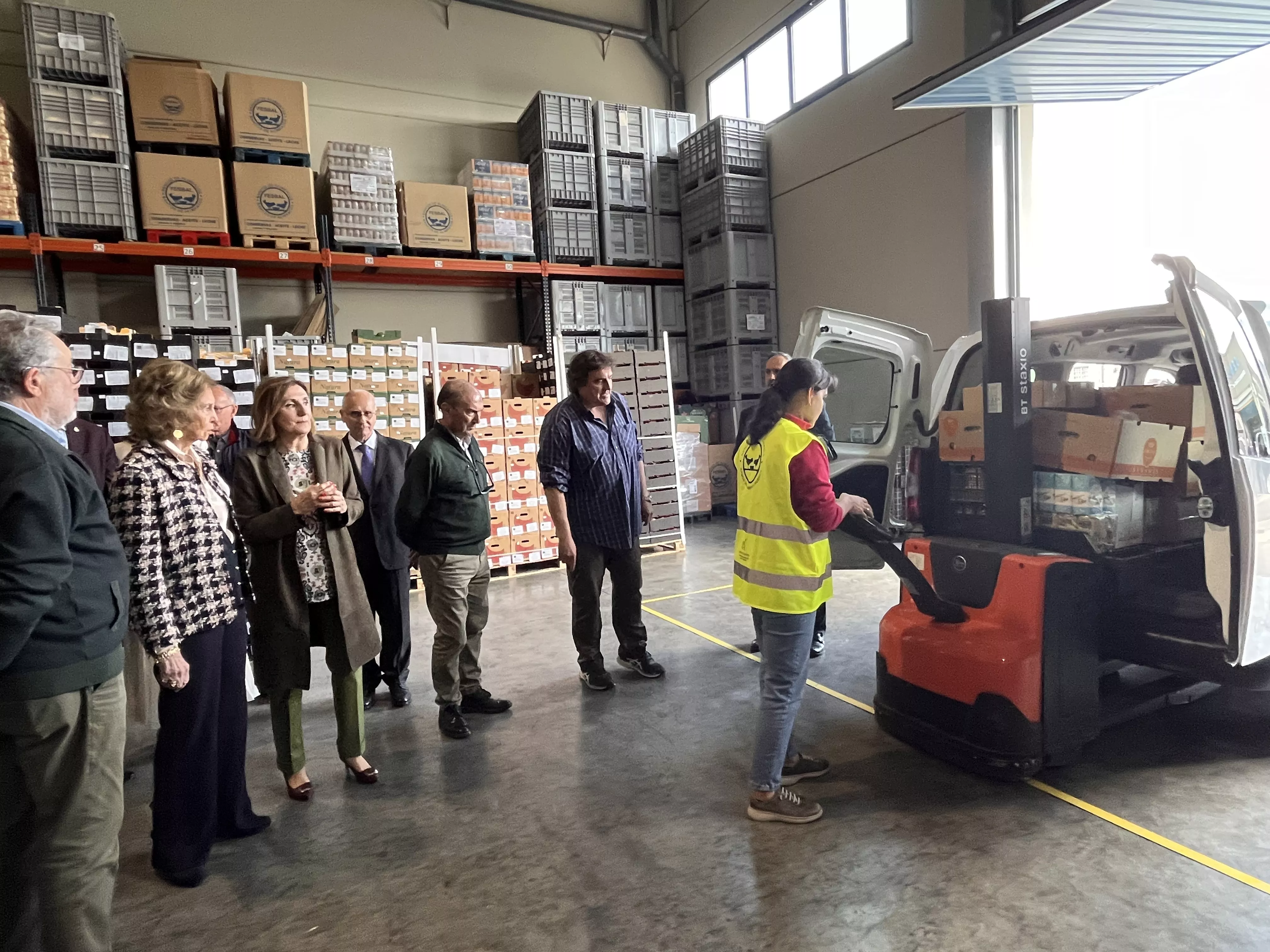 Visita de la Reina Sofía al Banco de Alimentos de Huesca. Foto Mercedes Manterola