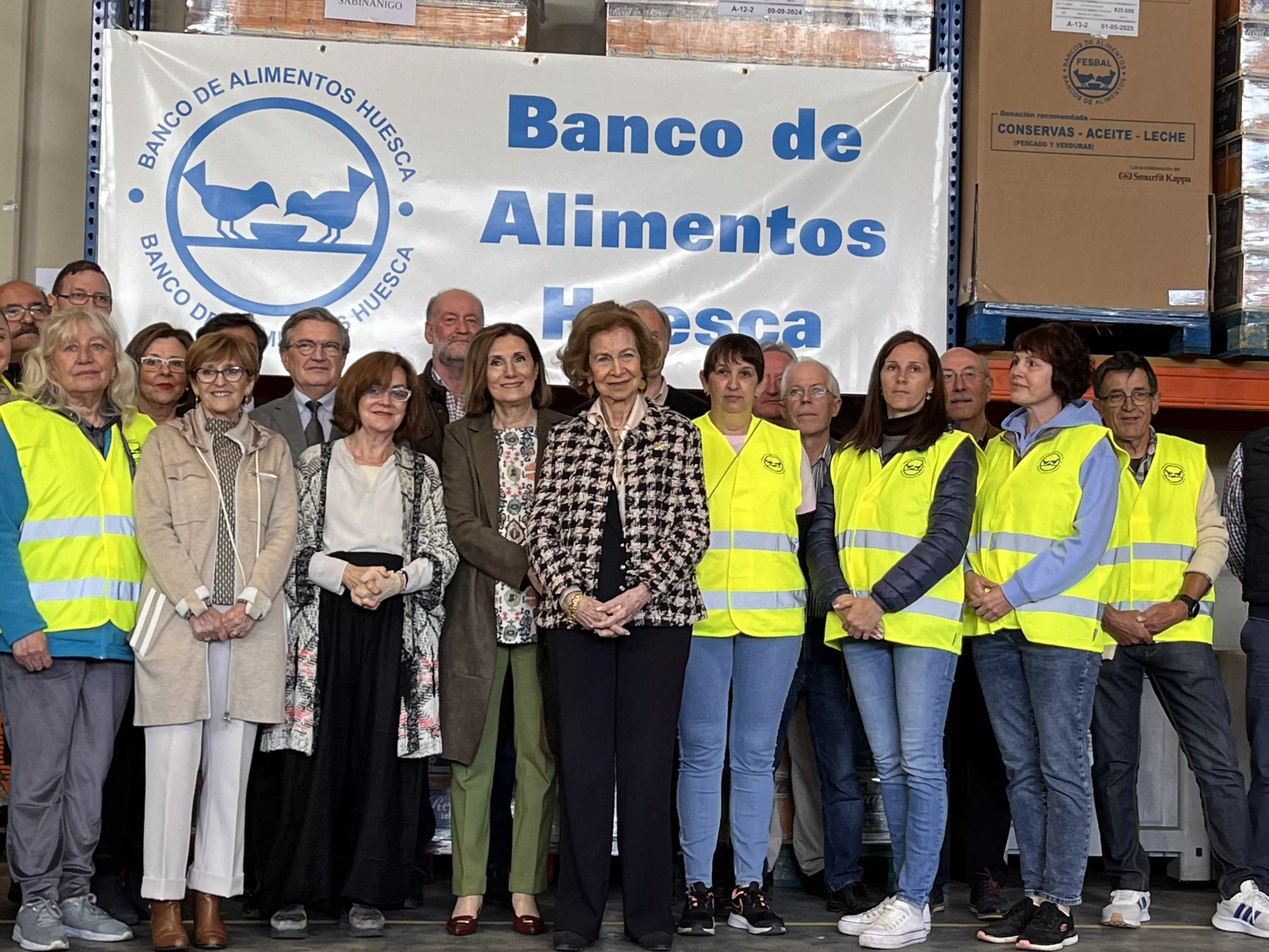 Visita de la Reina Sofía al Banco de Alimentos de Huesca. Foto Mercedes Manterola