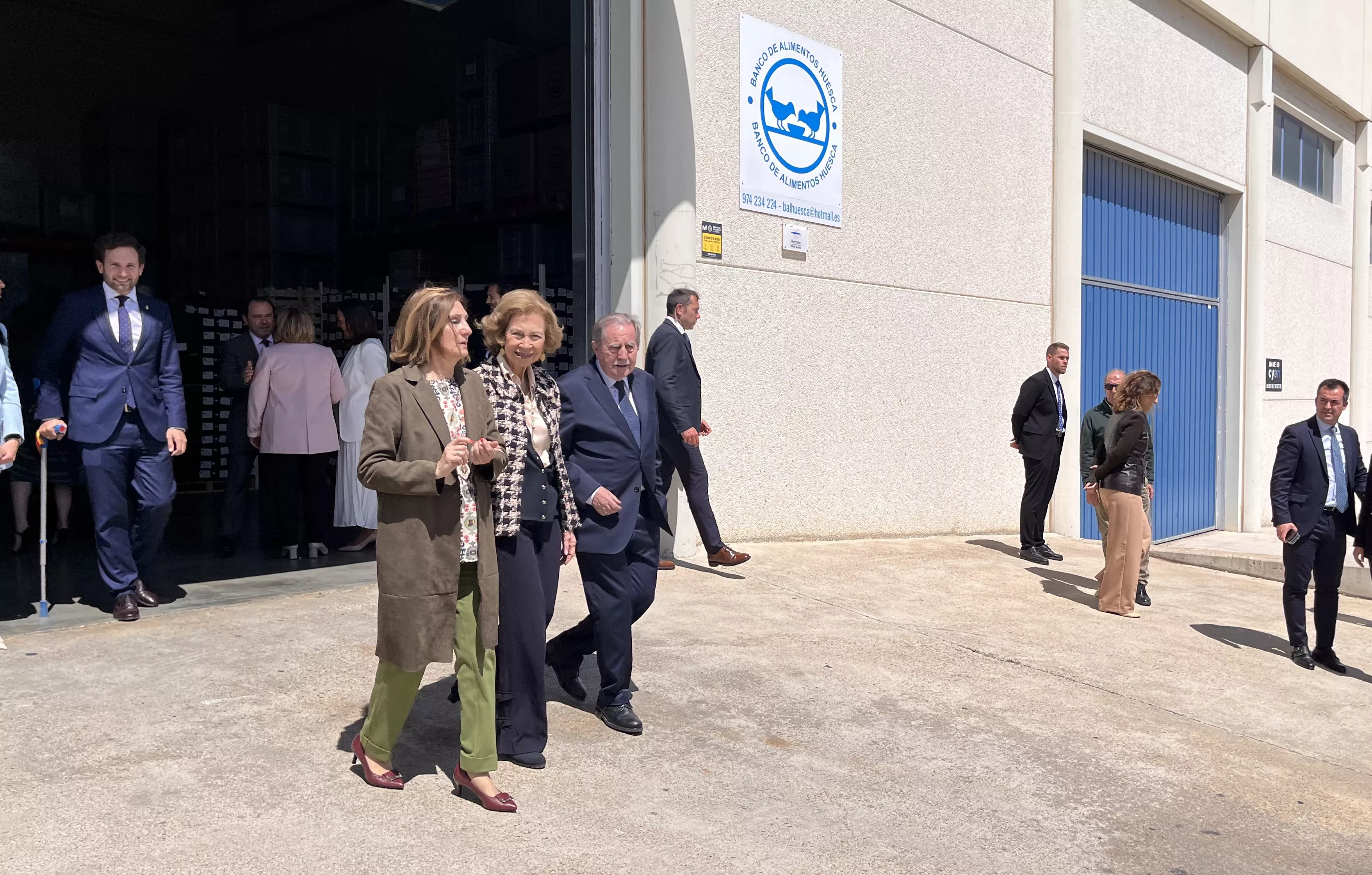 Visita de la Reina Sofía al Banco de Alimentos de Huesca. Foto Mercedes Manterola
