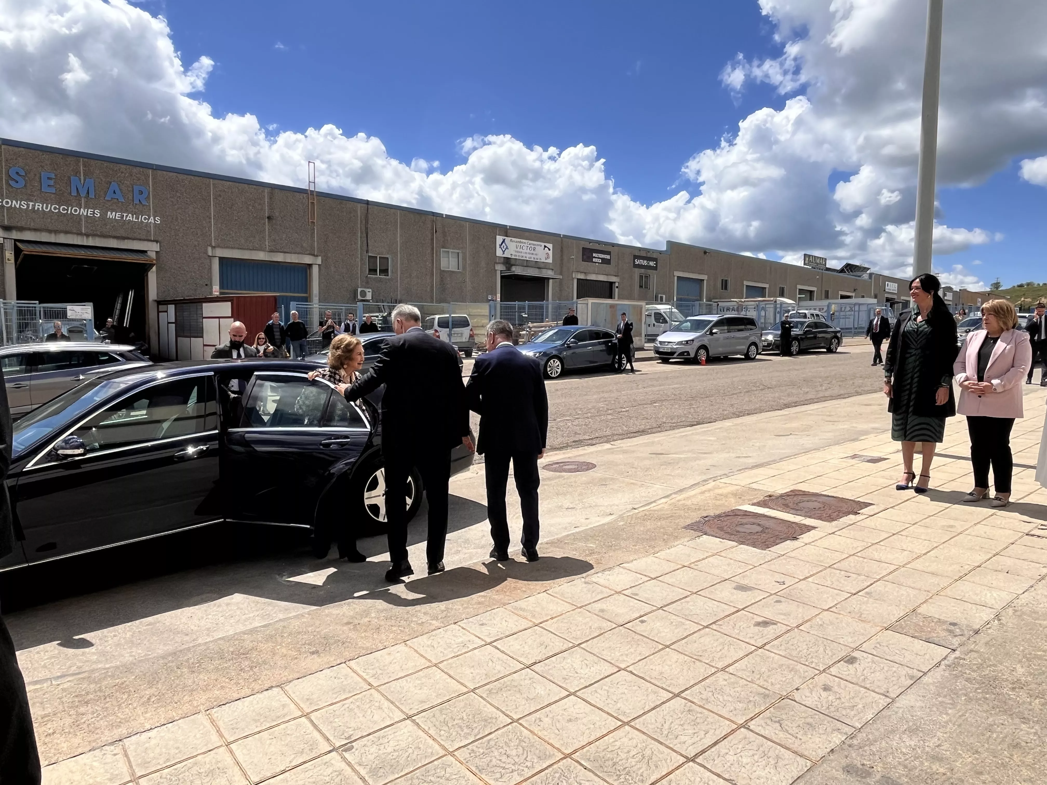 Visita de la Reina Sofía al Banco de Alimentos de Huesca. Foto Mercedes Manterola