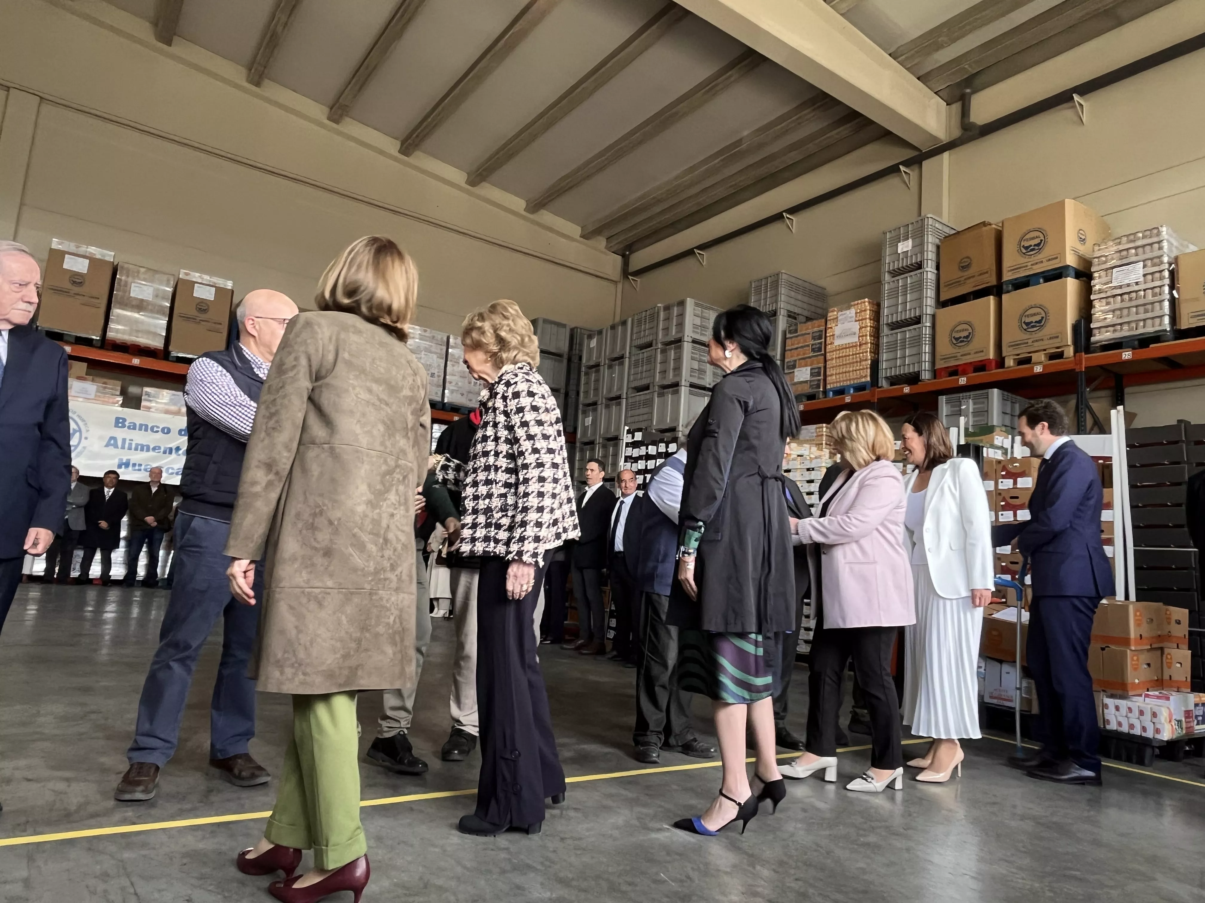 Visita de la Reina Sofía al Banco de Alimentos de Huesca. Foto Mercedes Manterola