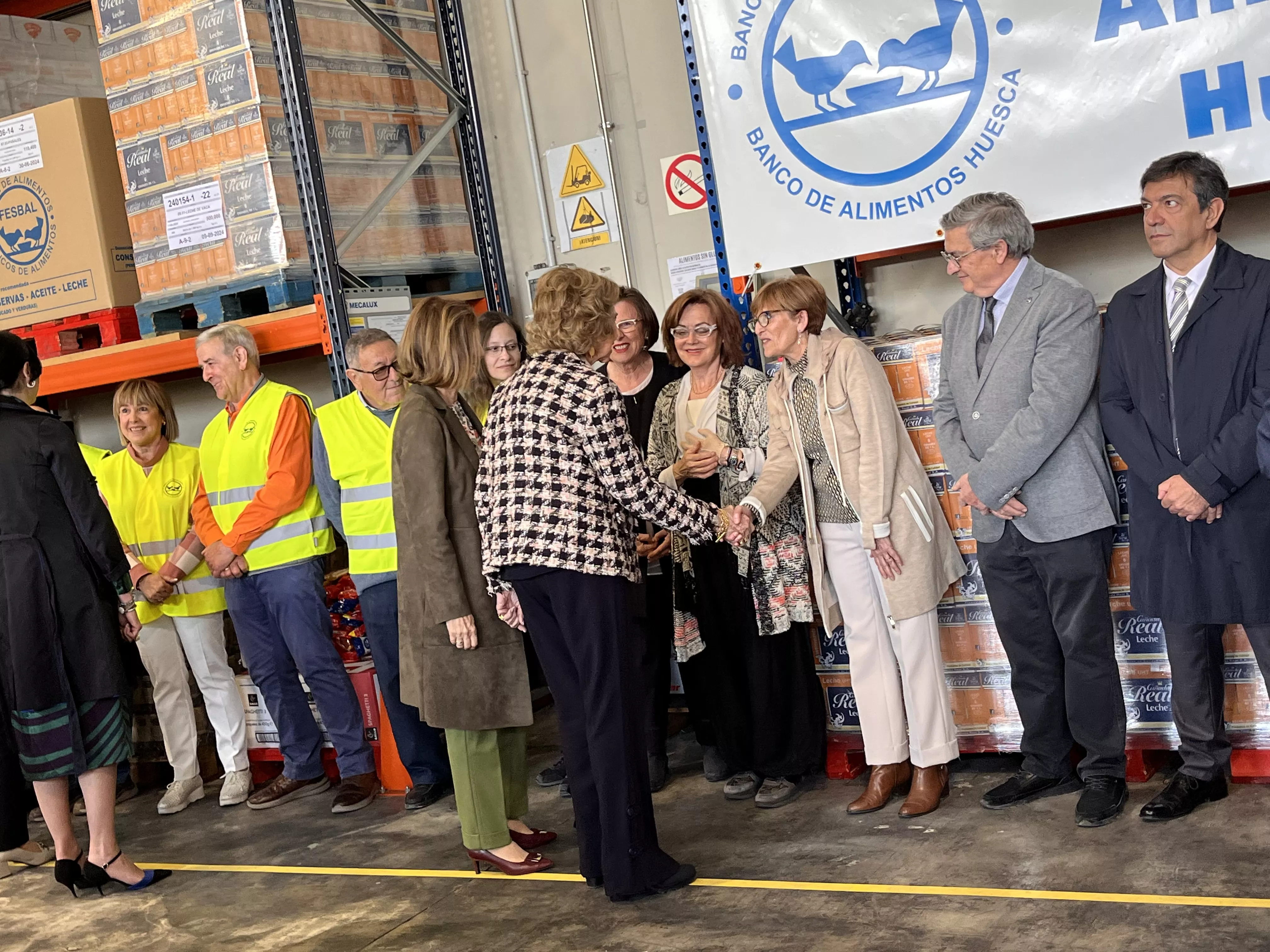Visita de la Reina Sofía al Banco de Alimentos de Huesca. Foto Mercedes Manterola