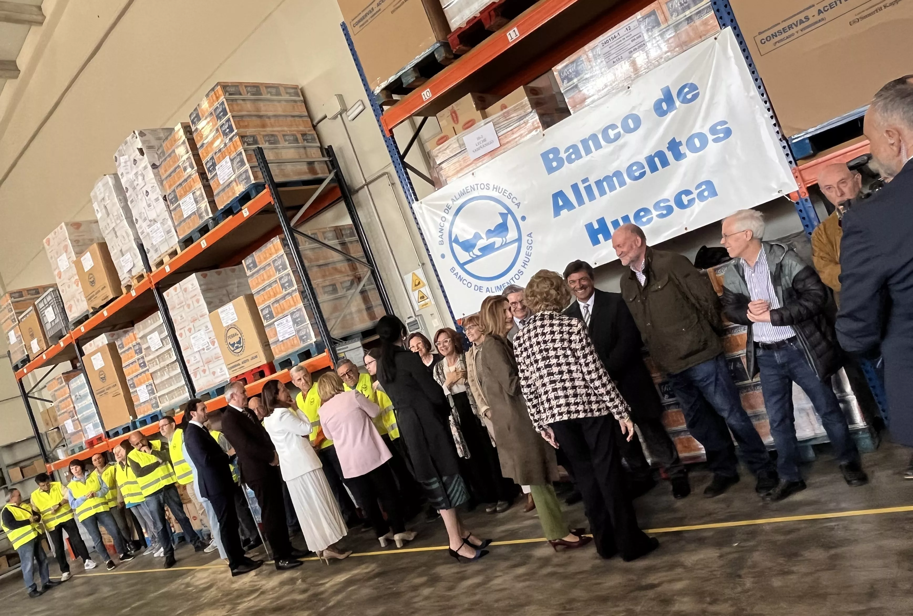 Visita de la Reina Sofía al Banco de Alimentos de Huesca. Foto Mercedes Manterola