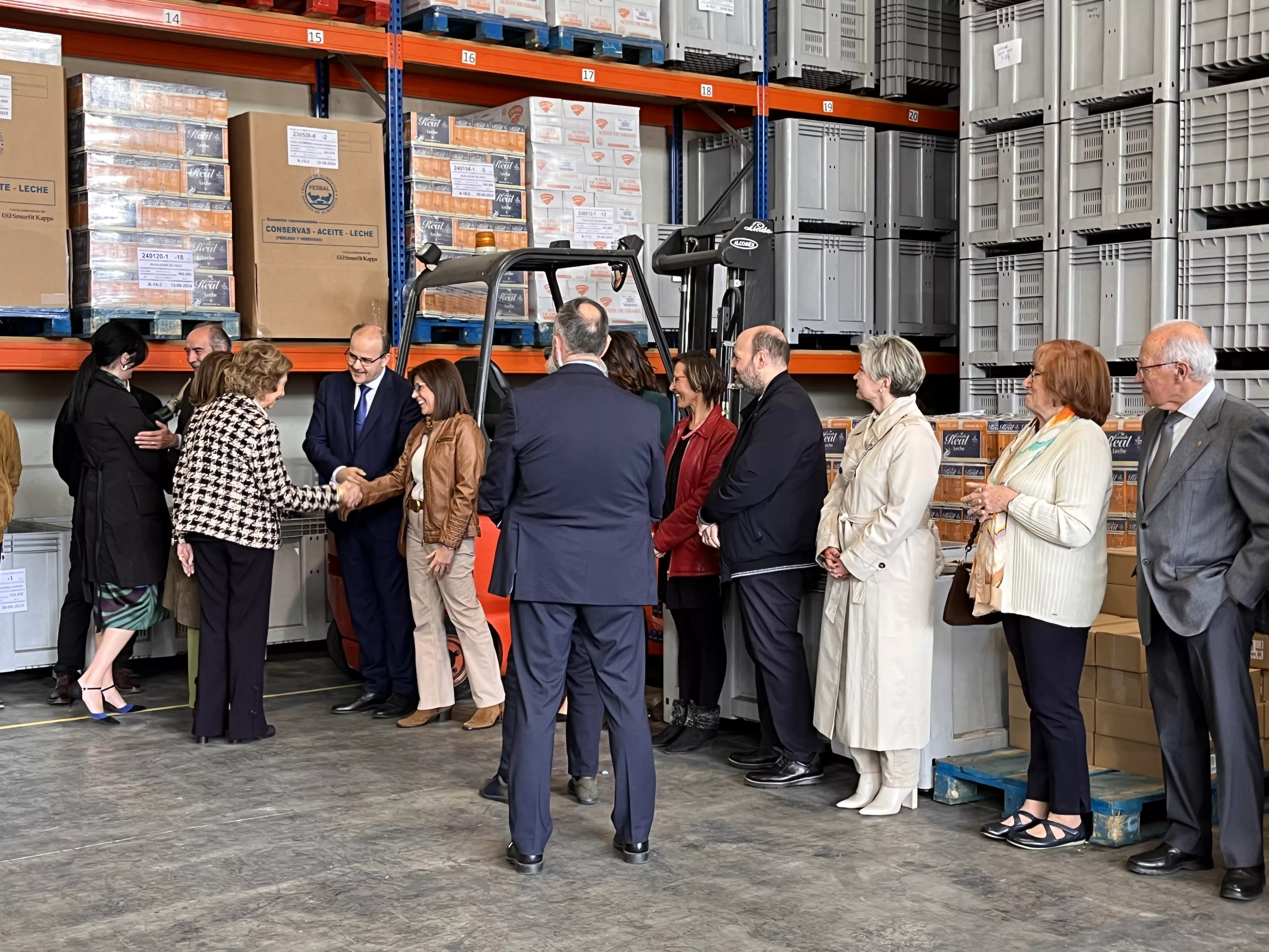 Visita de la Reina Sofía al Banco de Alimentos de Huesca. Foto Mercedes Manterola