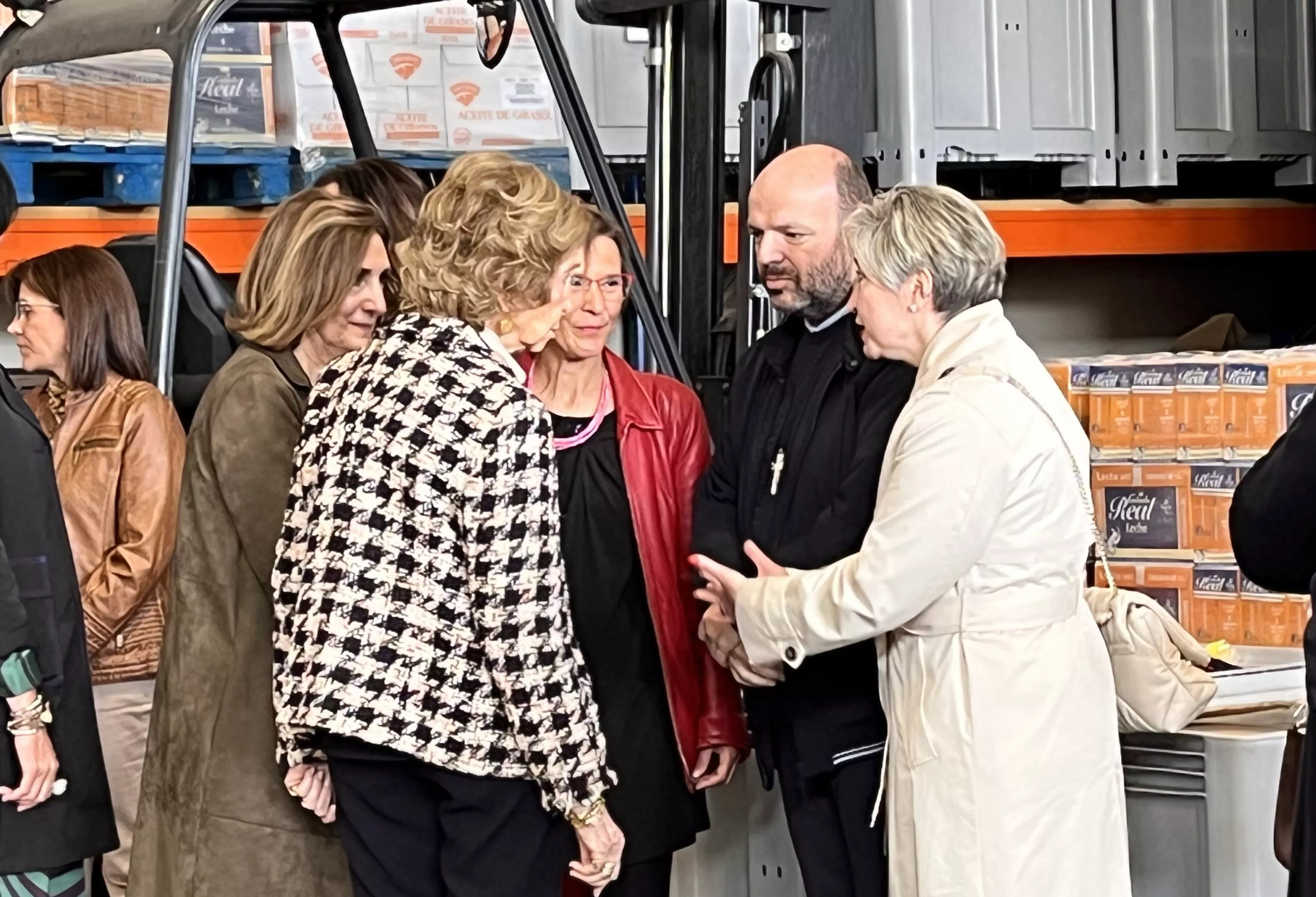 Visita de la Reina Sofía al Banco de Alimentos de Huesca. Foto Mercedes Manterola