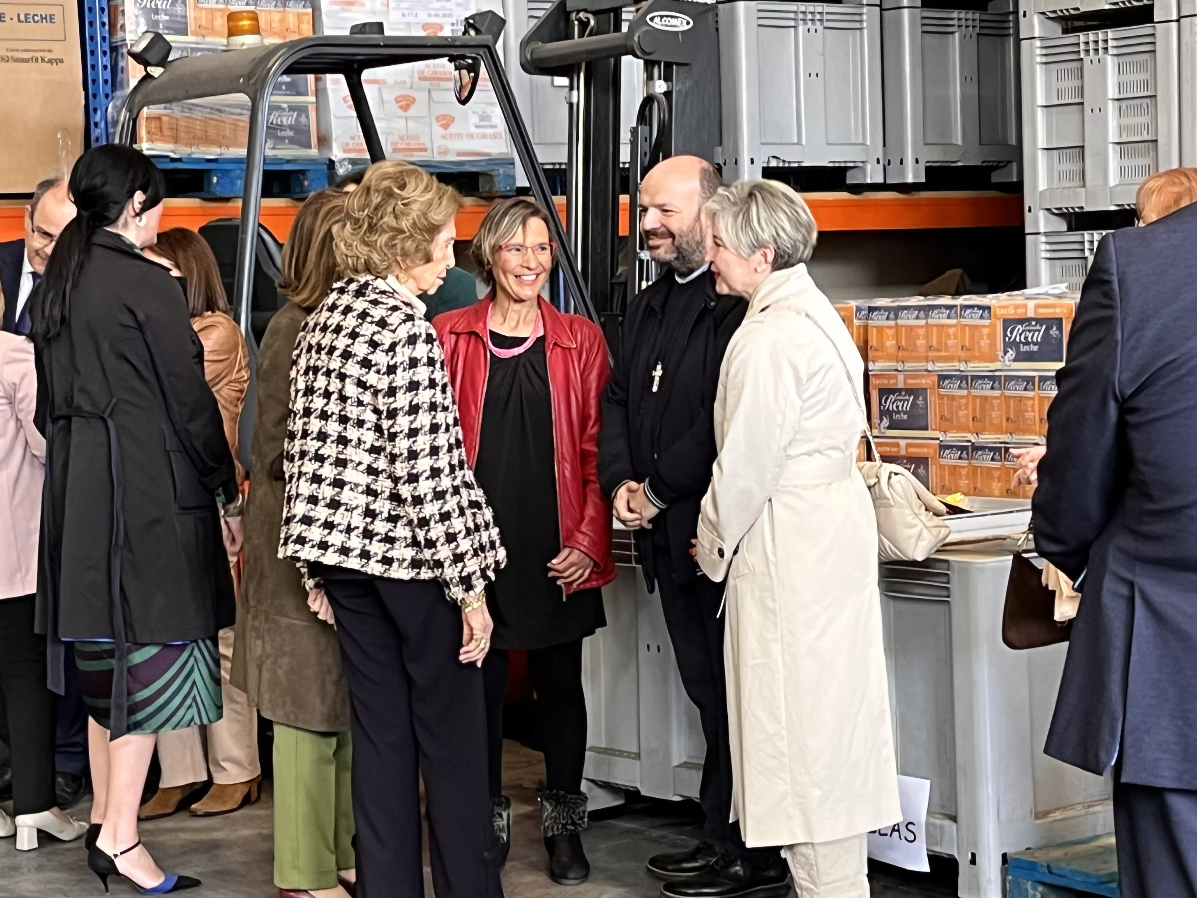 Visita de la Reina Sofía al Banco de Alimentos de Huesca. Foto Mercedes Manterola