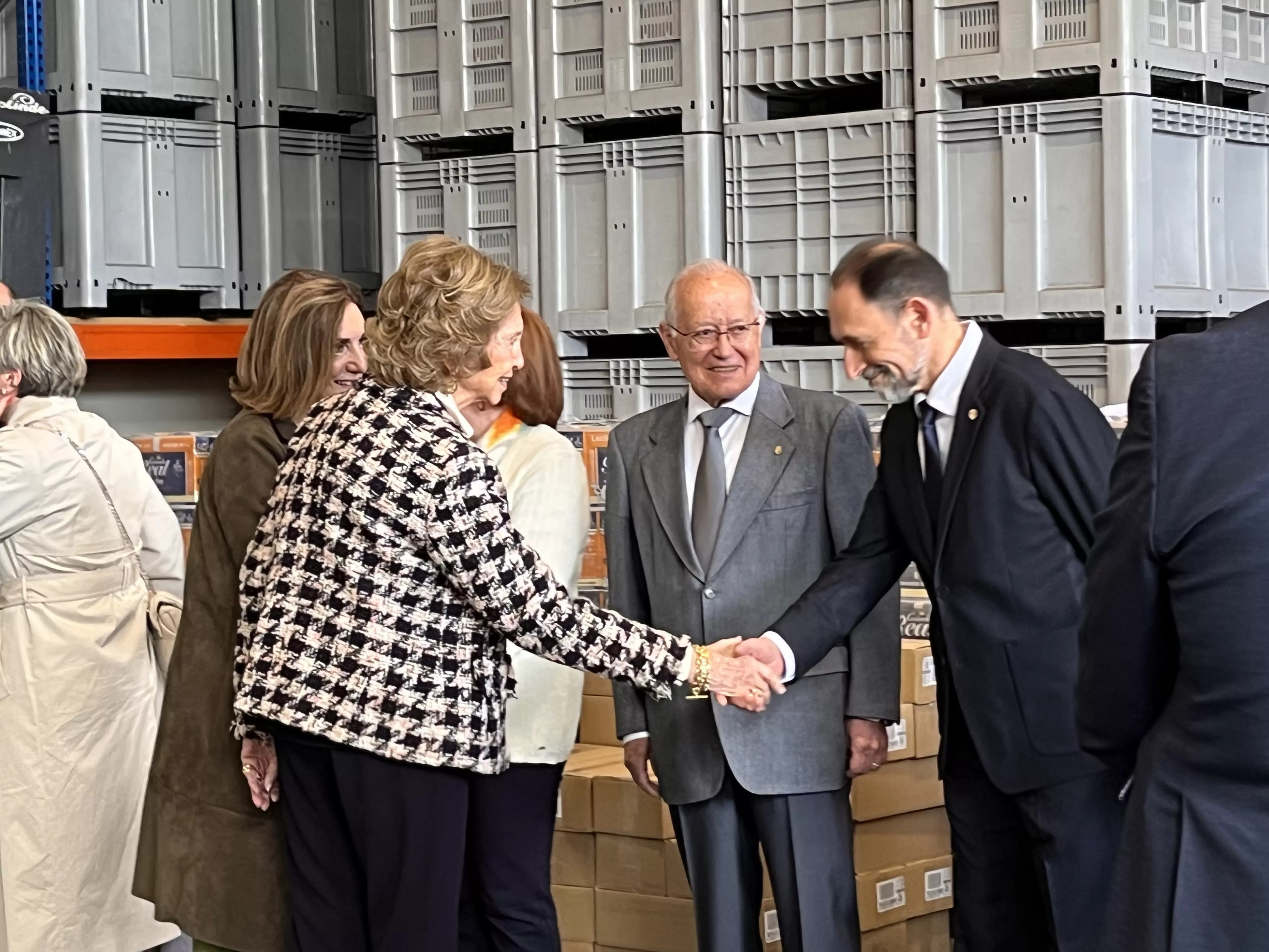 Visita de la Reina Sofía al Banco de Alimentos de Huesca. Foto Mercedes Manterola