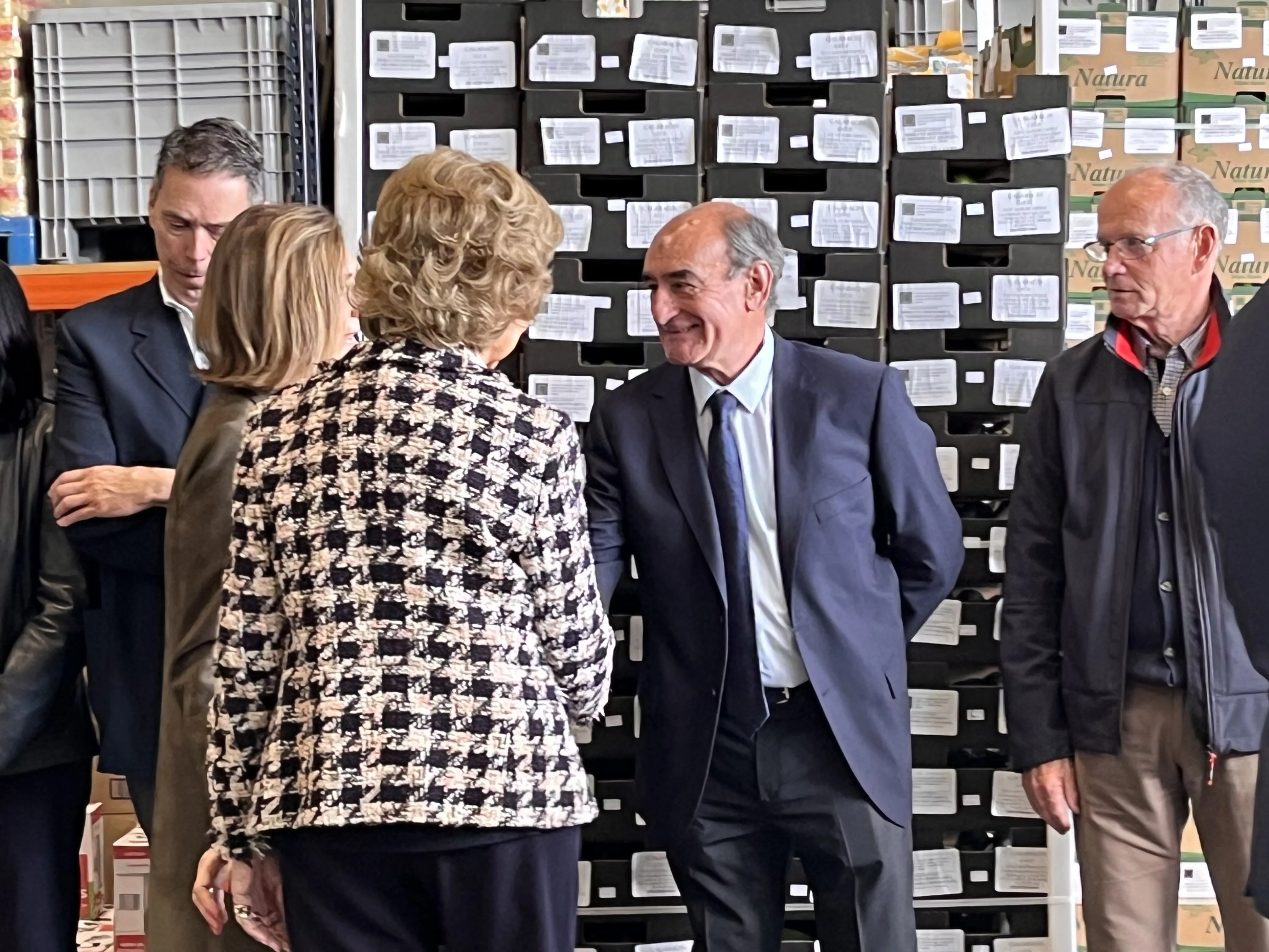 Visita de la Reina Sofía al Banco de Alimentos de Huesca. Foto Mercedes Manterola
