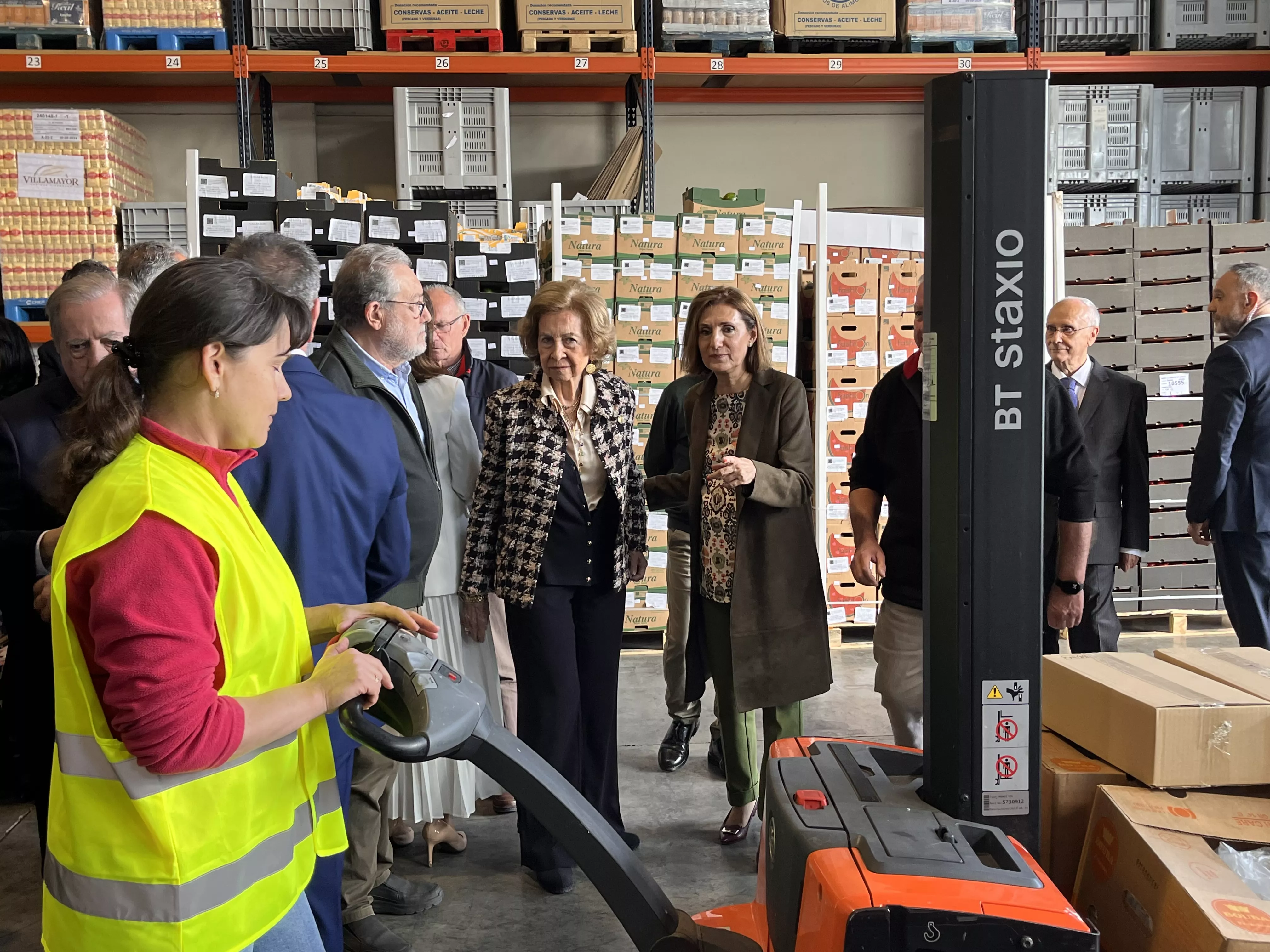 Visita de la Reina Sofía al Banco de Alimentos de Huesca. Foto Mercedes Manterola